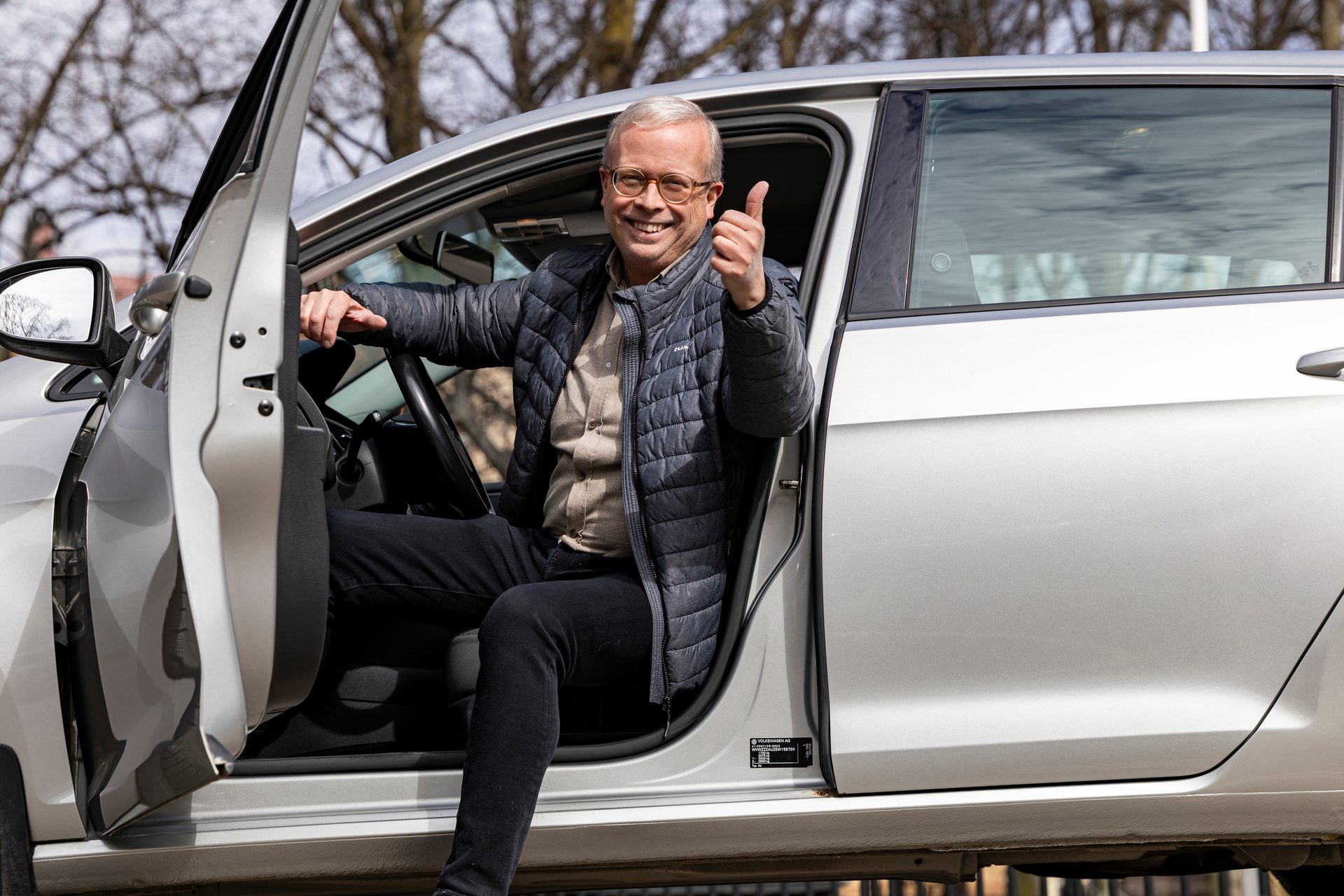 Personal luxury car, Motor vehicle, Automotive Exterior, Windshield