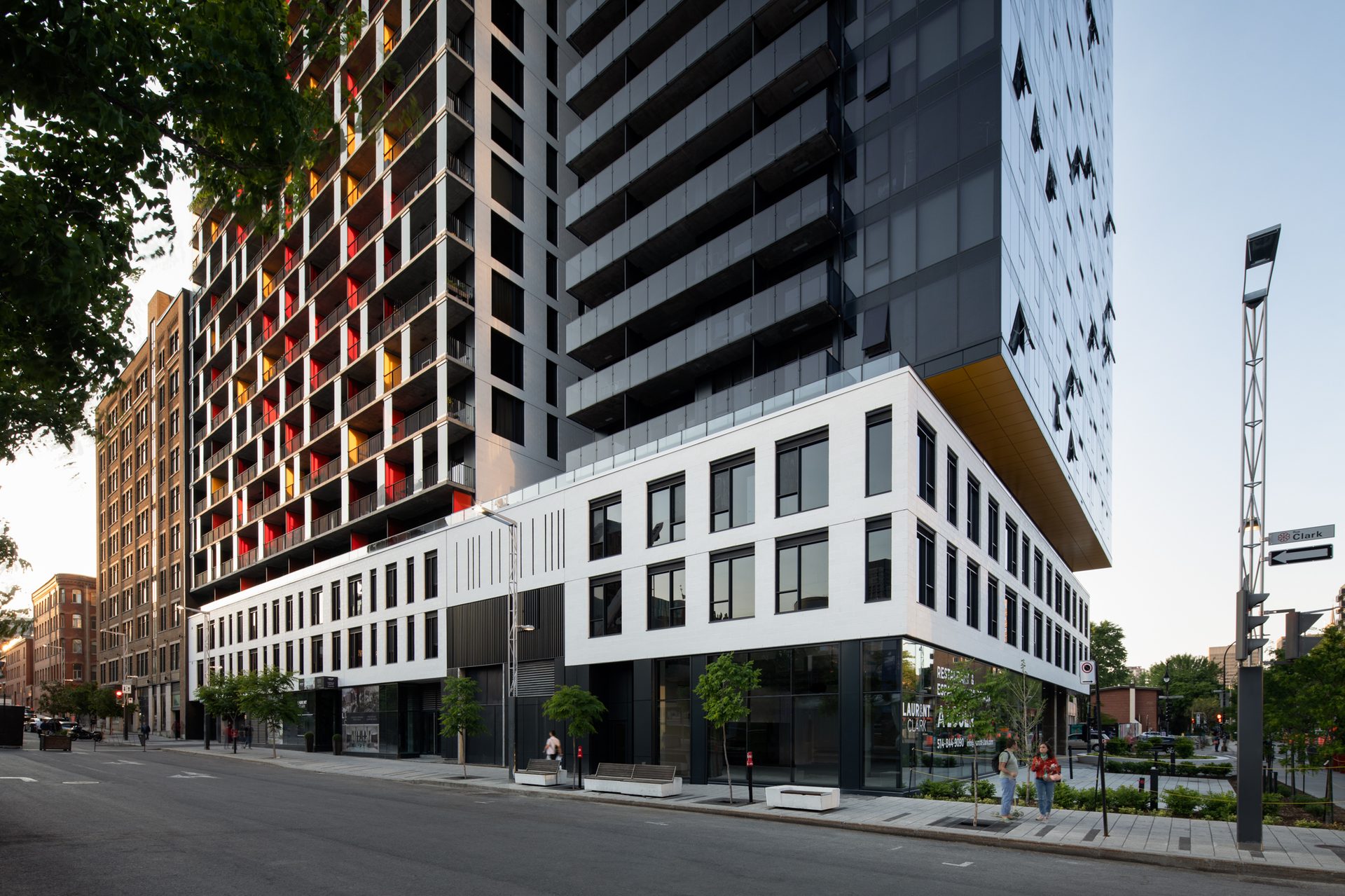 Tower block, Urban design, Street light, Building, Window, Plant, Tree, Condominium, Sky, Neighbourhood