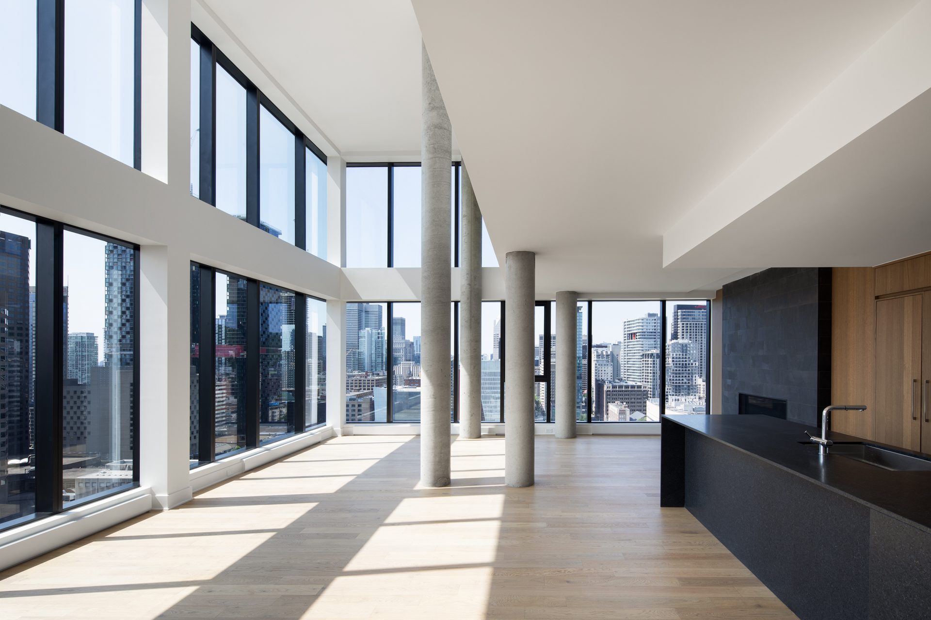 Material property, Building, Plant, Condominium, Wood, Shade, Hall, Flooring, Floor