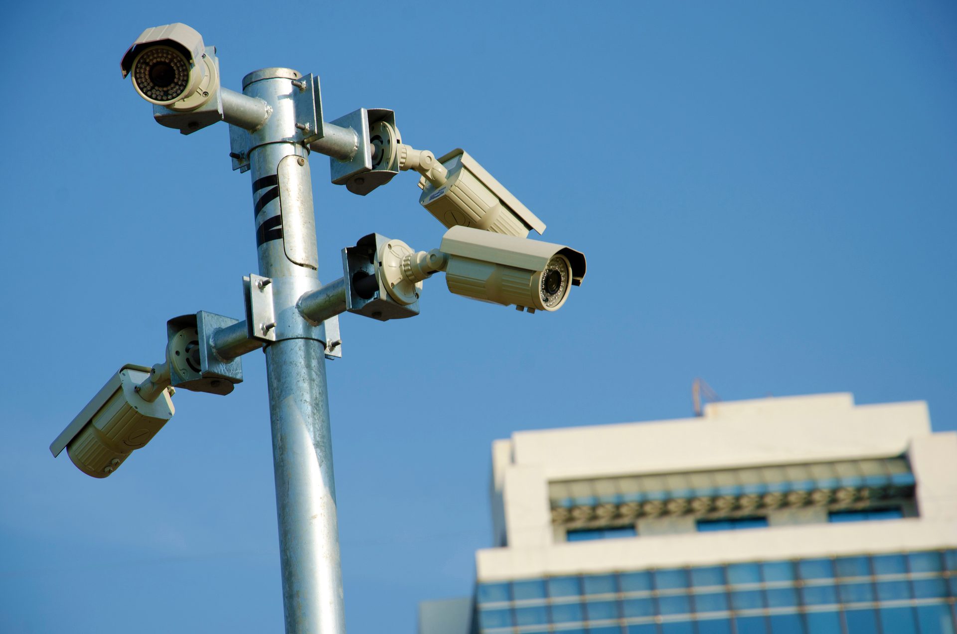 Surveillance camera, Street light, Sky, Floodlight, Building
