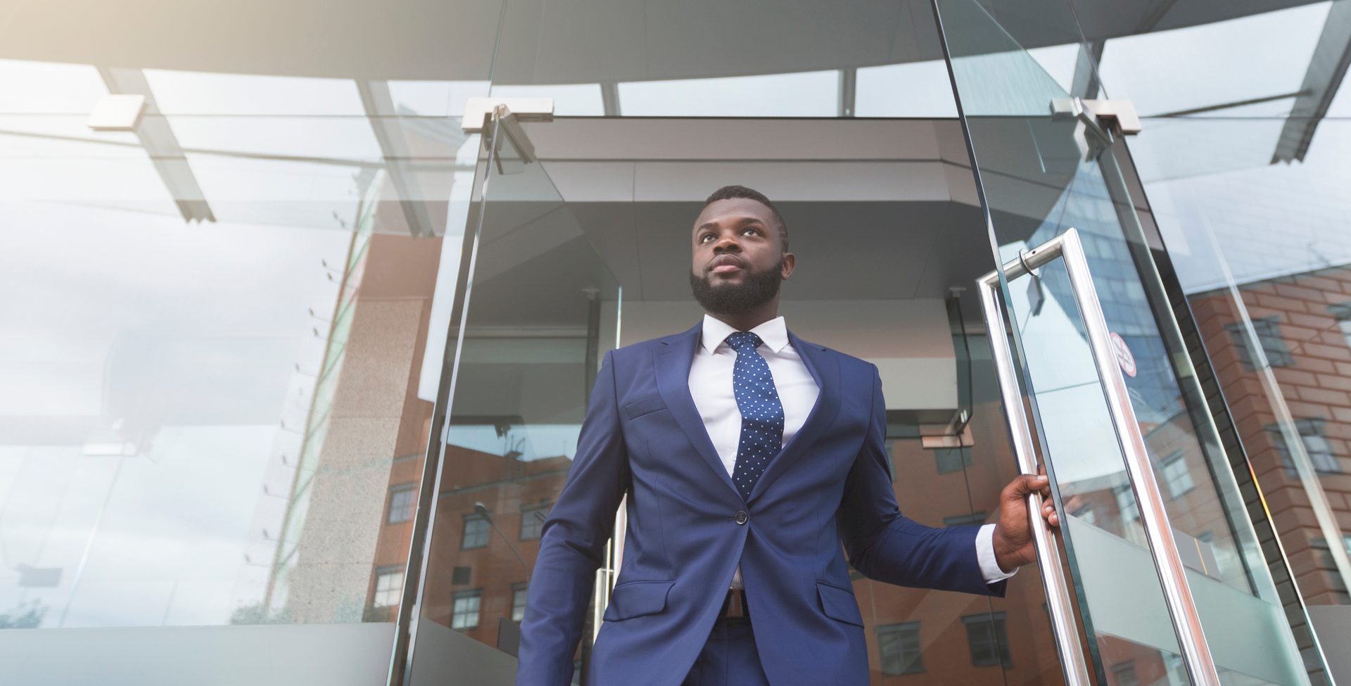 Dress shirt, Tie, Sleeve, Gesture, Collar