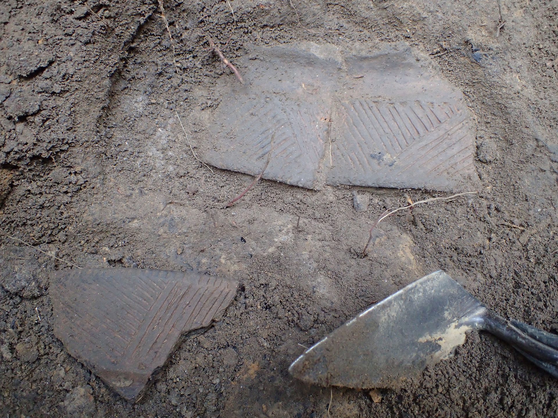 Road surface, Natural material