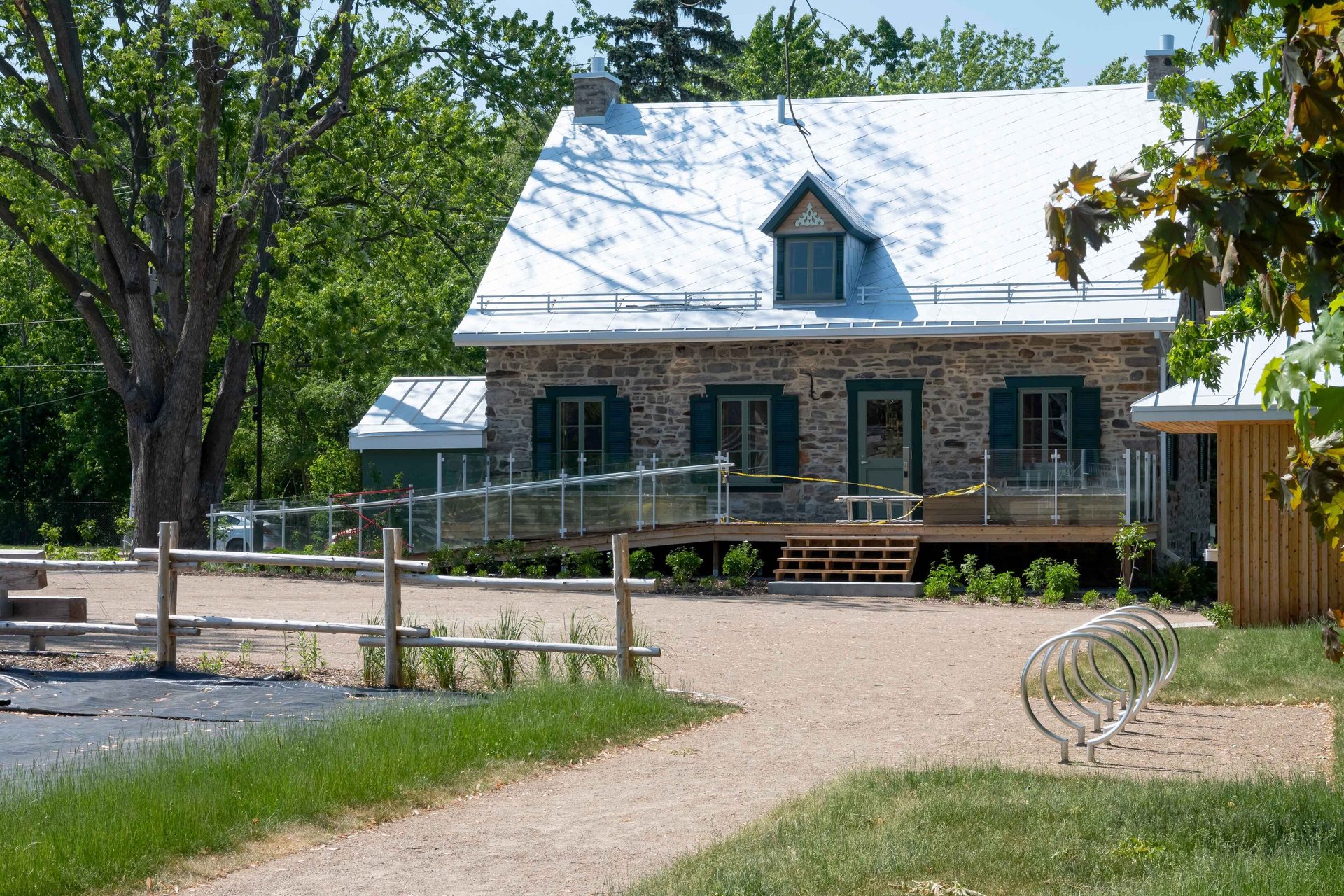 Land lot, Plant, Window, Building, Tree, Cottage