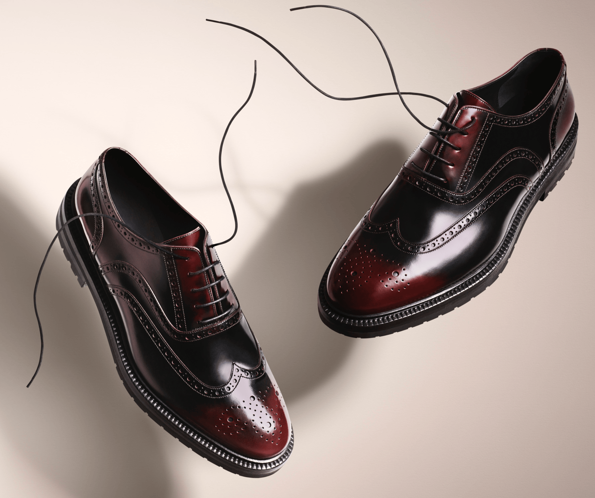 Walking shoe, Footwear, Product, Sneakers, Grey, Sportswear, Line, Font