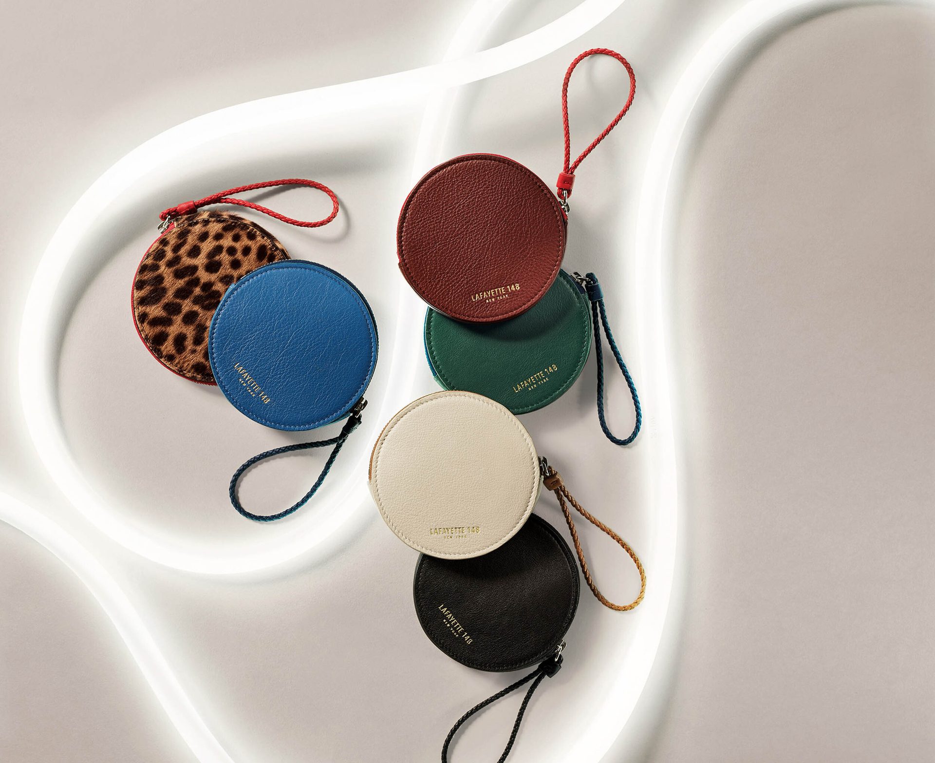 Body jewelry, Creative arts, Natural material, Textile