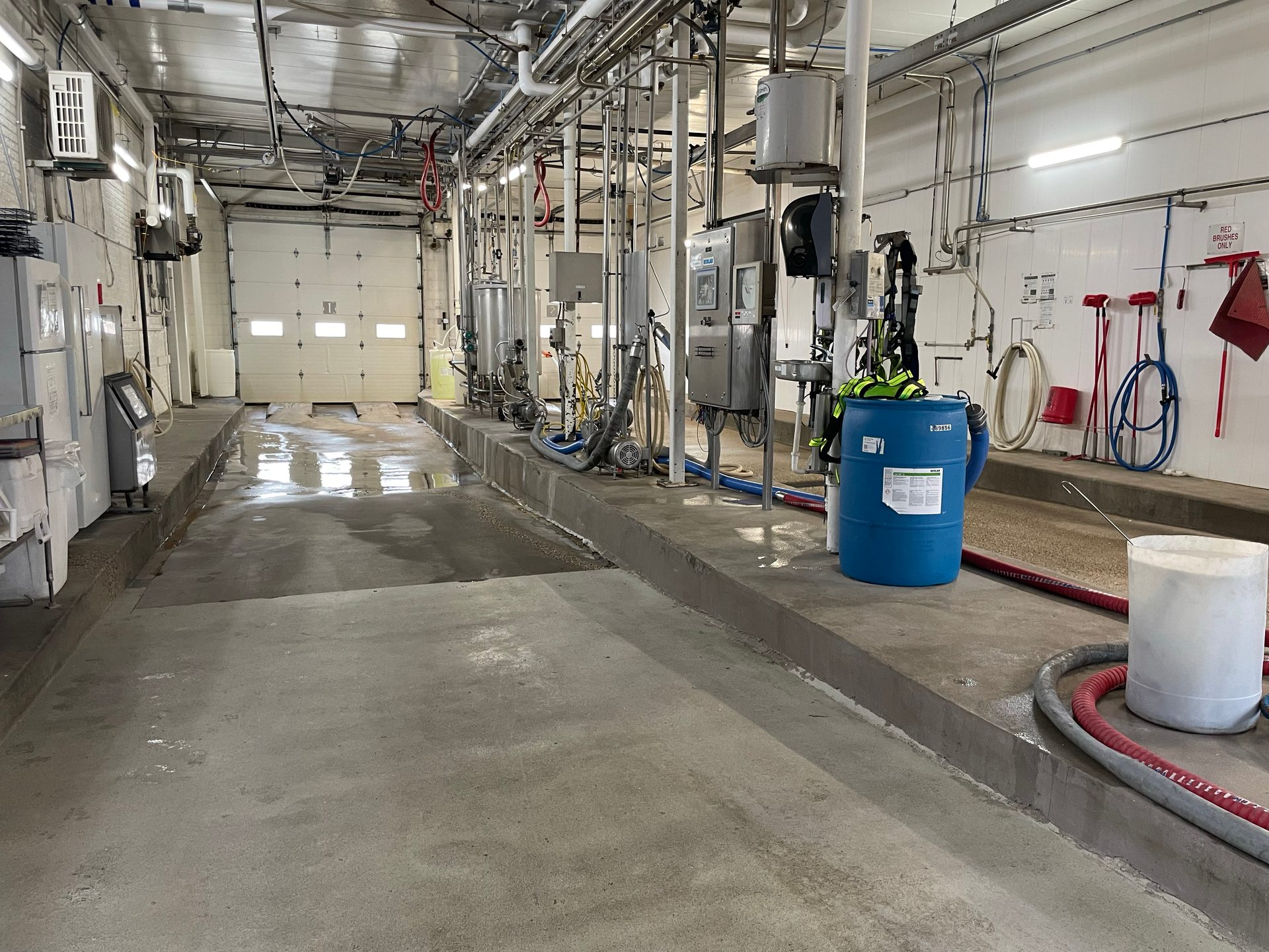 Composite material, Electrical Supply, Flooring, Floor, Ceiling, Pipe, Machine, Metal, Electricity, Iron