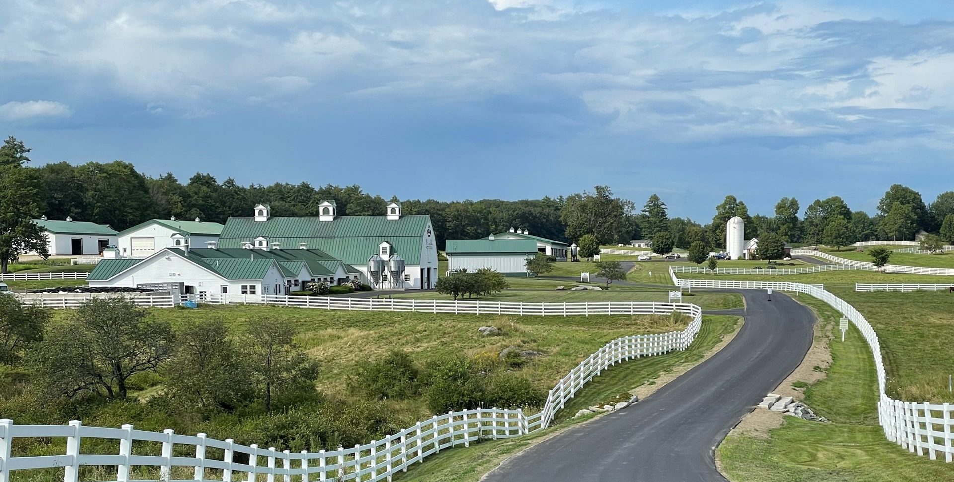Land lot, Sky, Cloud, Plant, Building, Tree, Asphalt, House, Landscape