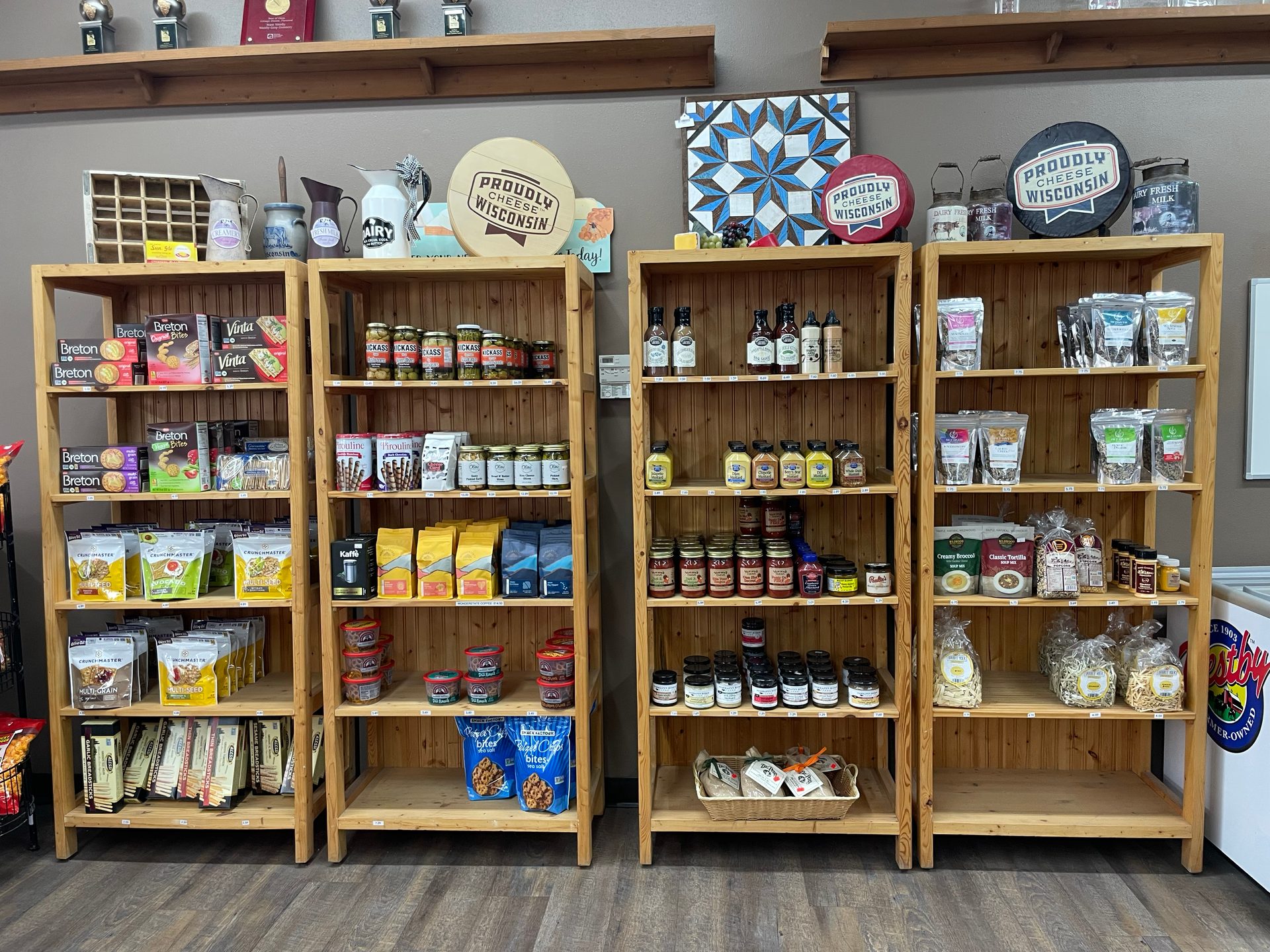 Convenience store, Food storage, Shelf, Shelving, Furniture, Retail, Bottle
