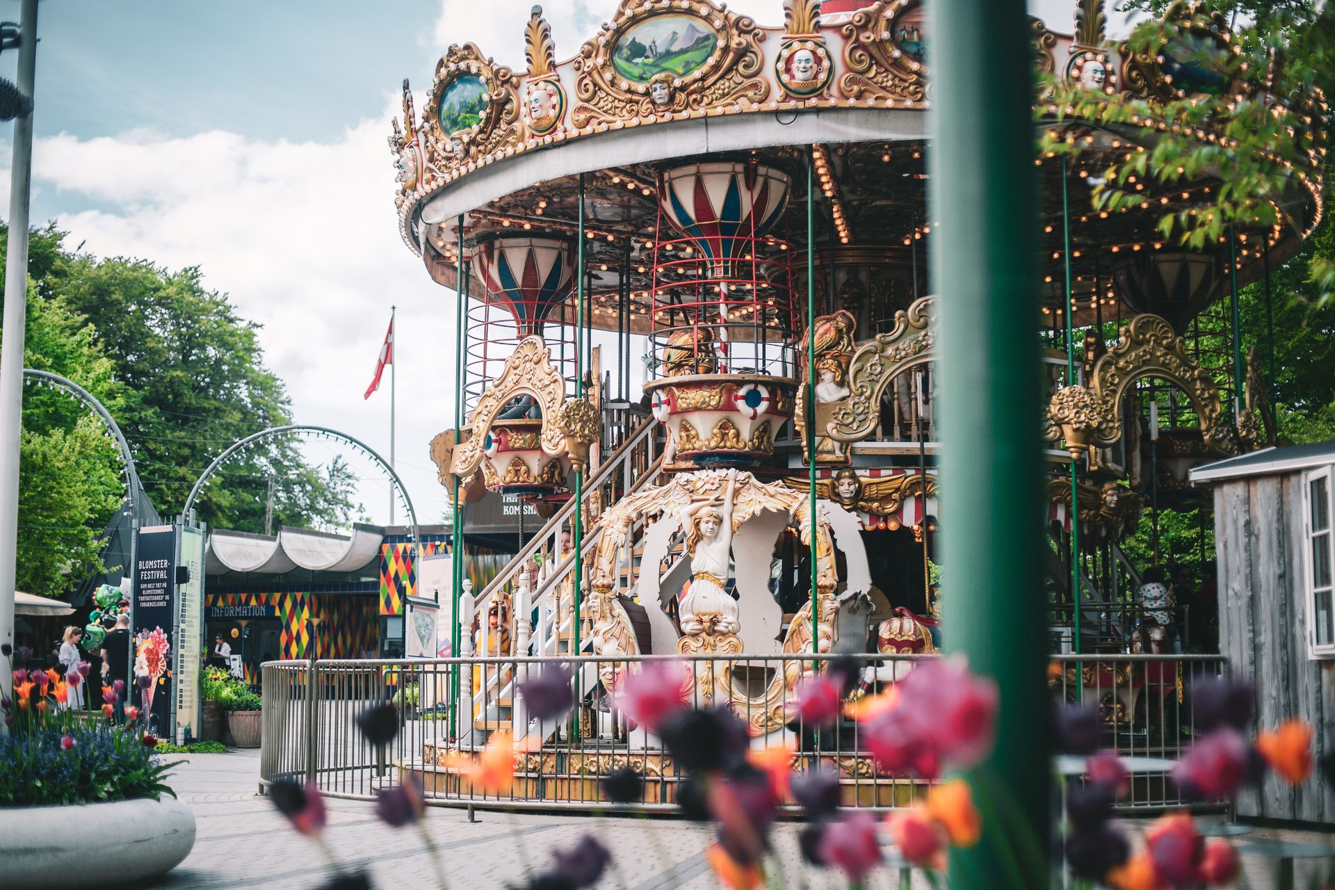 List of nonbuilding structure types, Amusement ride, Tourist attraction, Carousel, Recreation, Event, Fair, Leisure