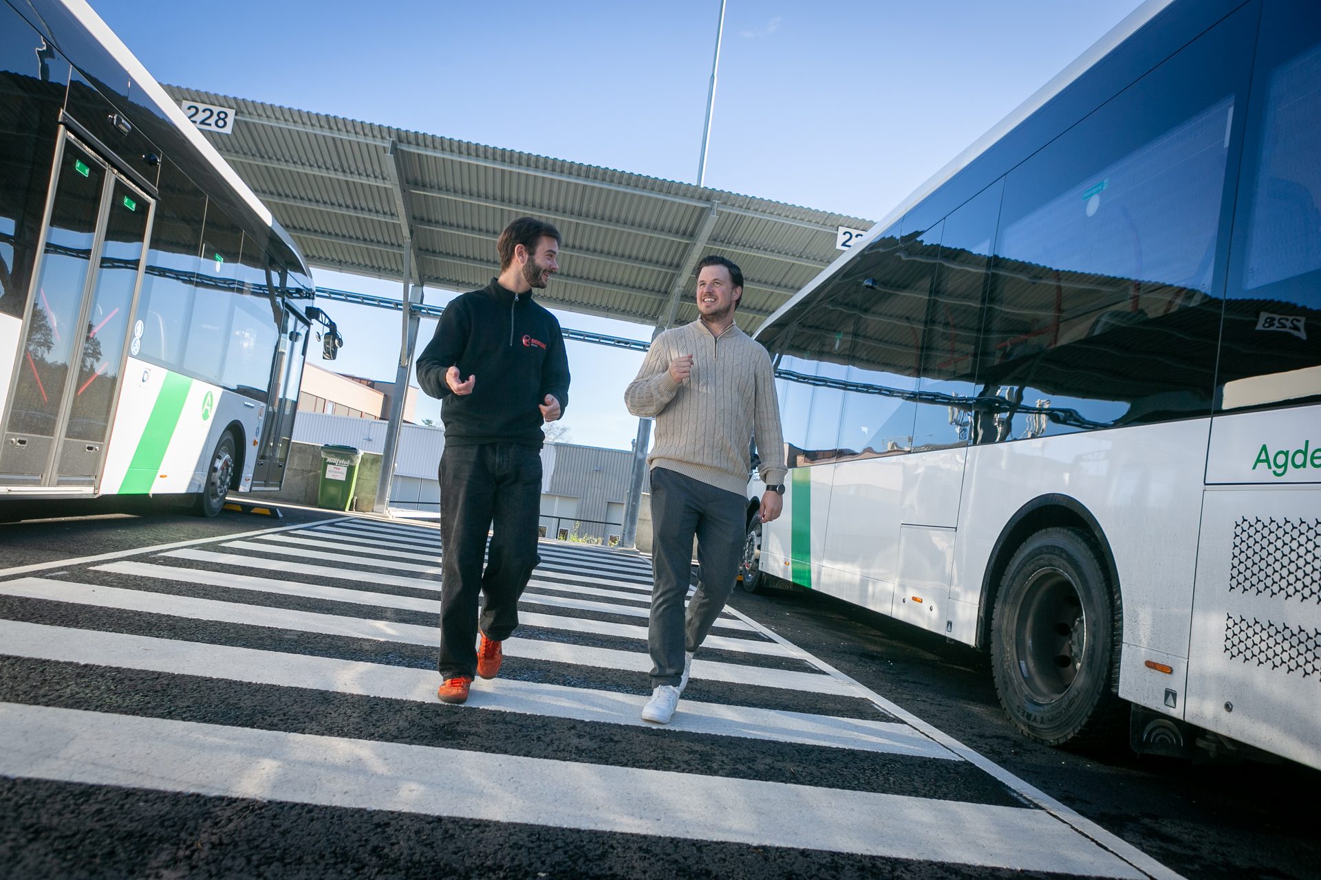 Road surface, Bus, Sky, Wheel, Vehicle, Asphalt, Tire