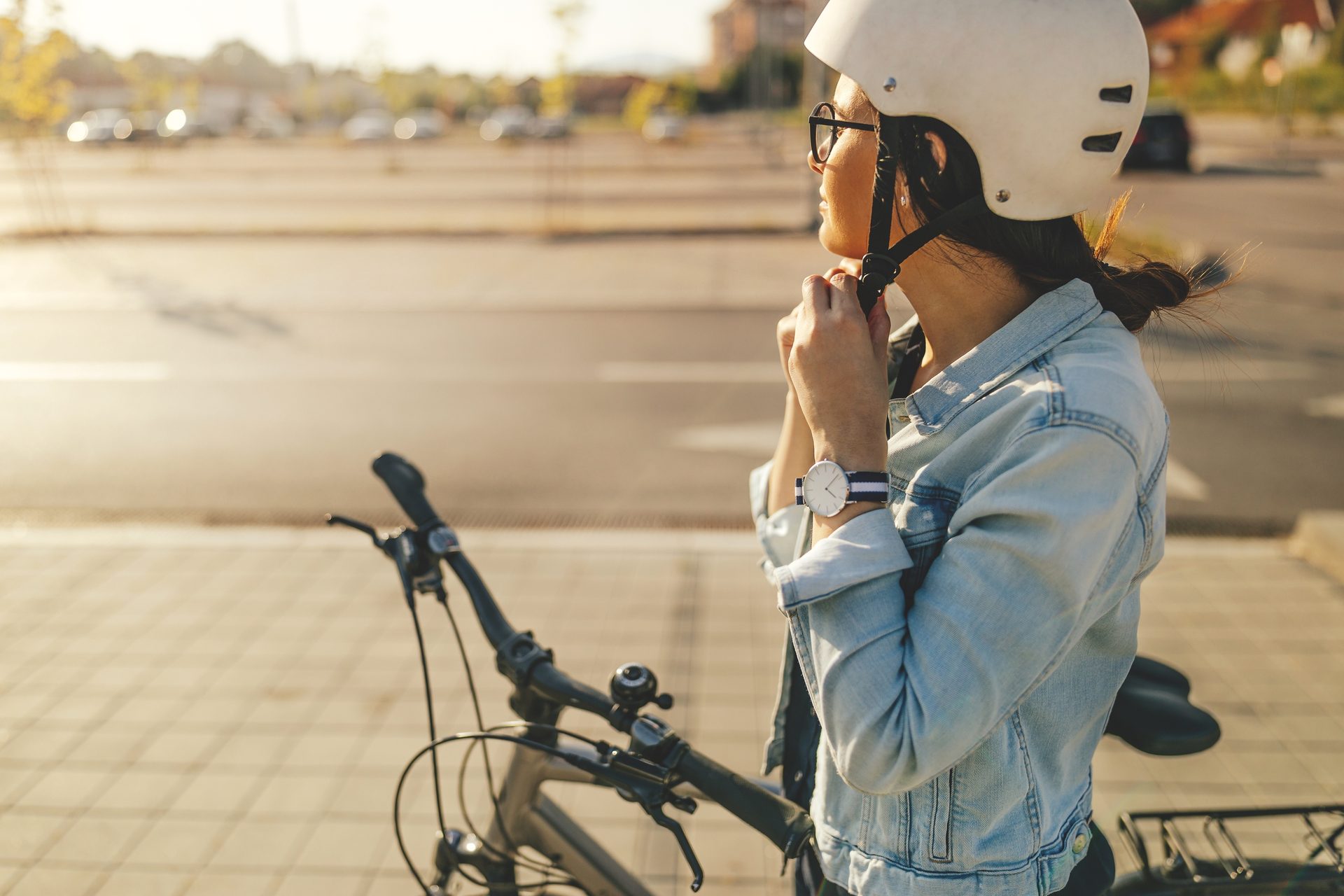 Bicycles--Equipment and supplies, Motorcycle helmet, Bicycle handlebar, Motor vehicle, Sunglasses, Headgear, Asphalt