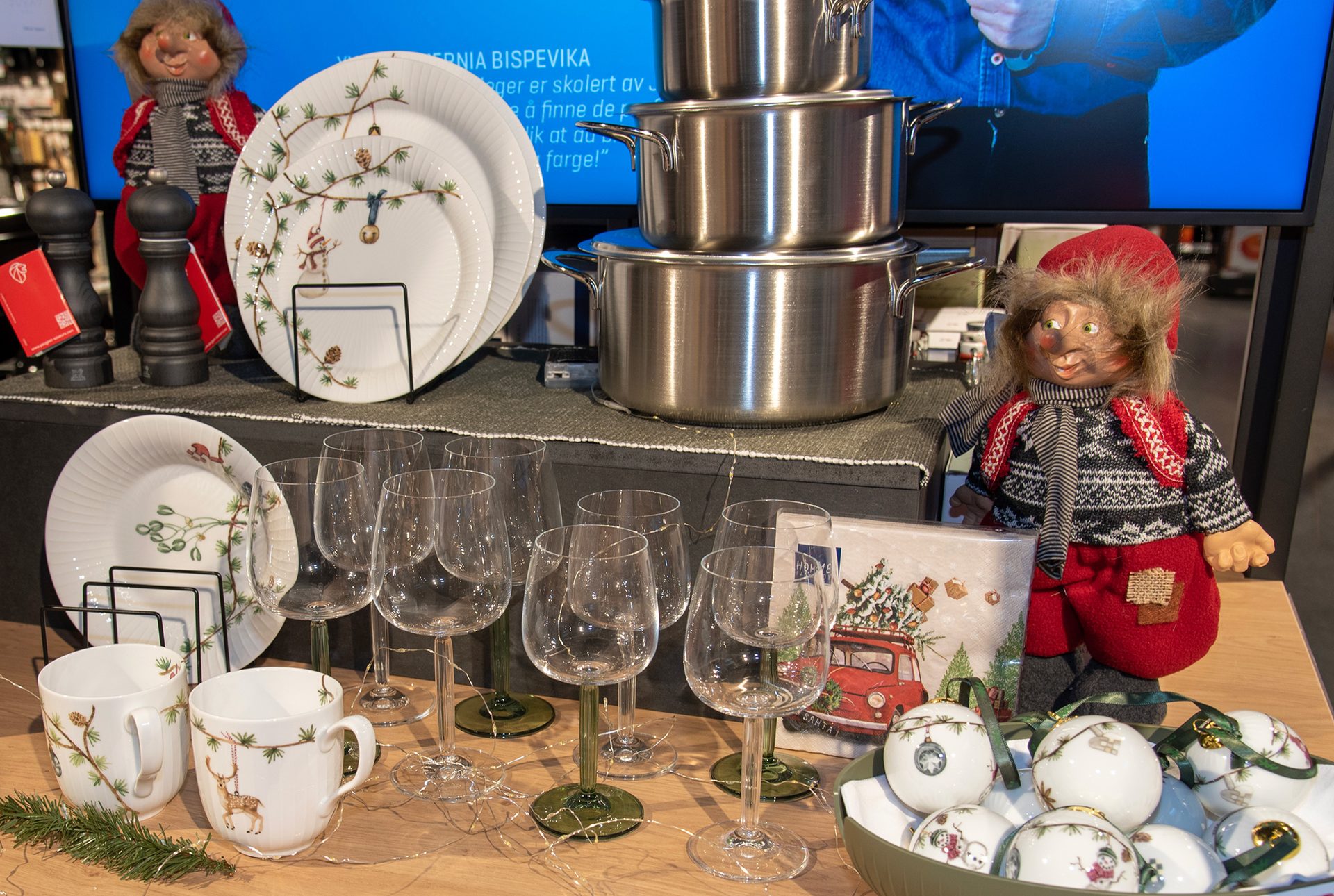 Tableware, Dishware, Drinkware, Cup, Serveware, Plate