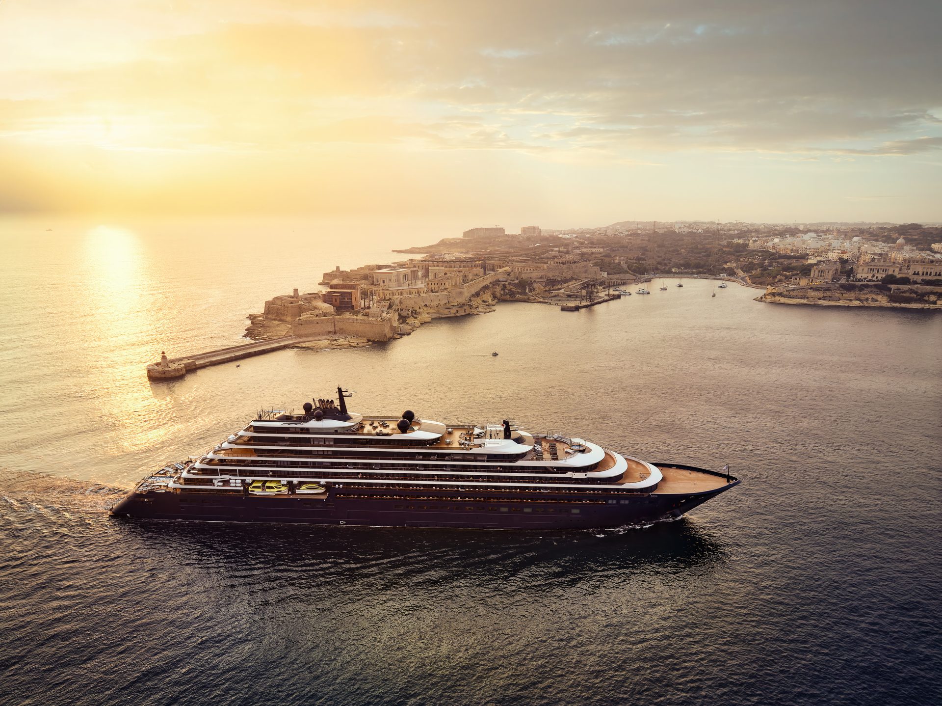 Water resources, Naval architecture, Cloud, Sky, Boat, Watercraft, Vehicle, Horizon