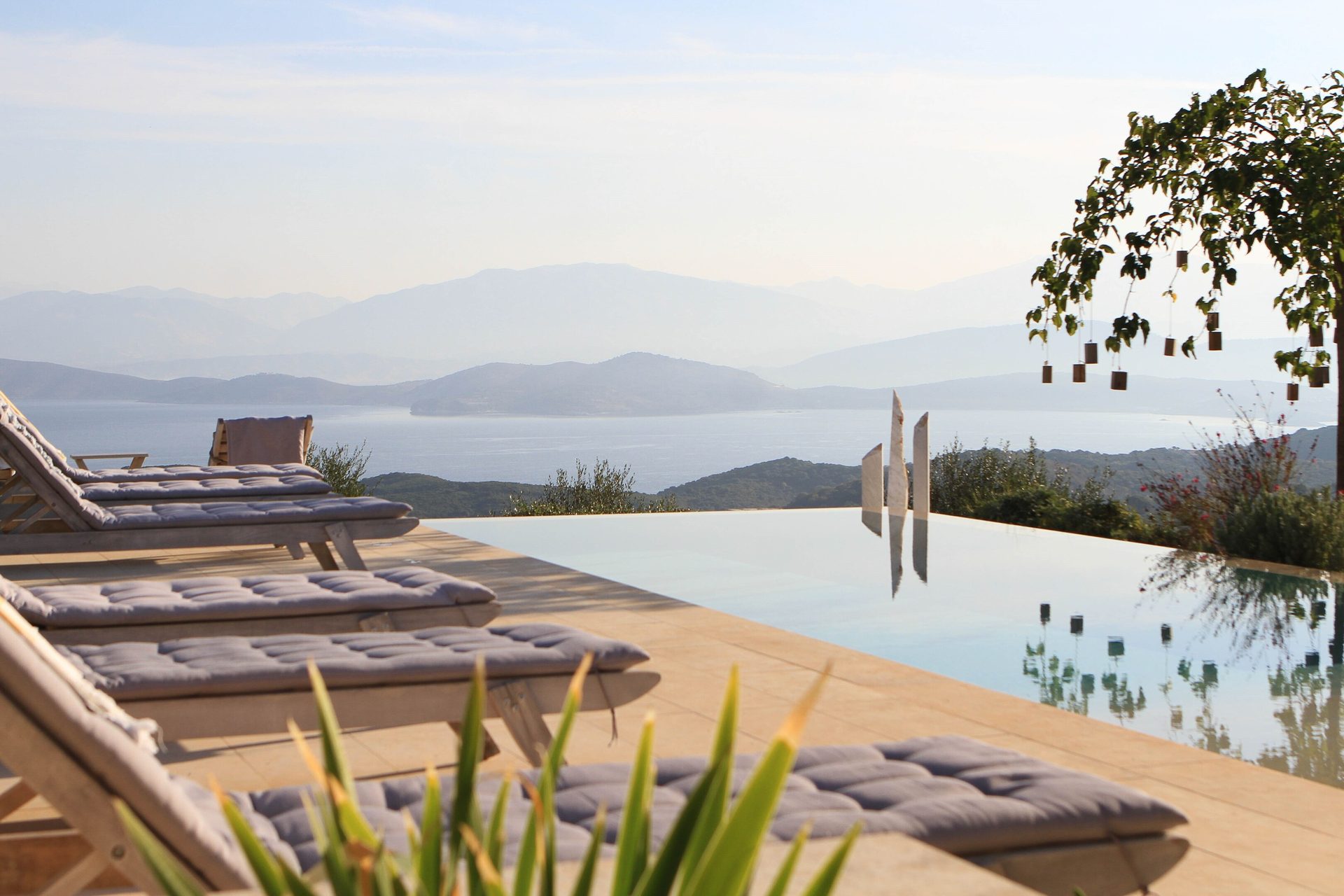 Outdoor furniture, Water, Sky, Daytime, Property, Plant, Nature, Azure, Wood, Architecture