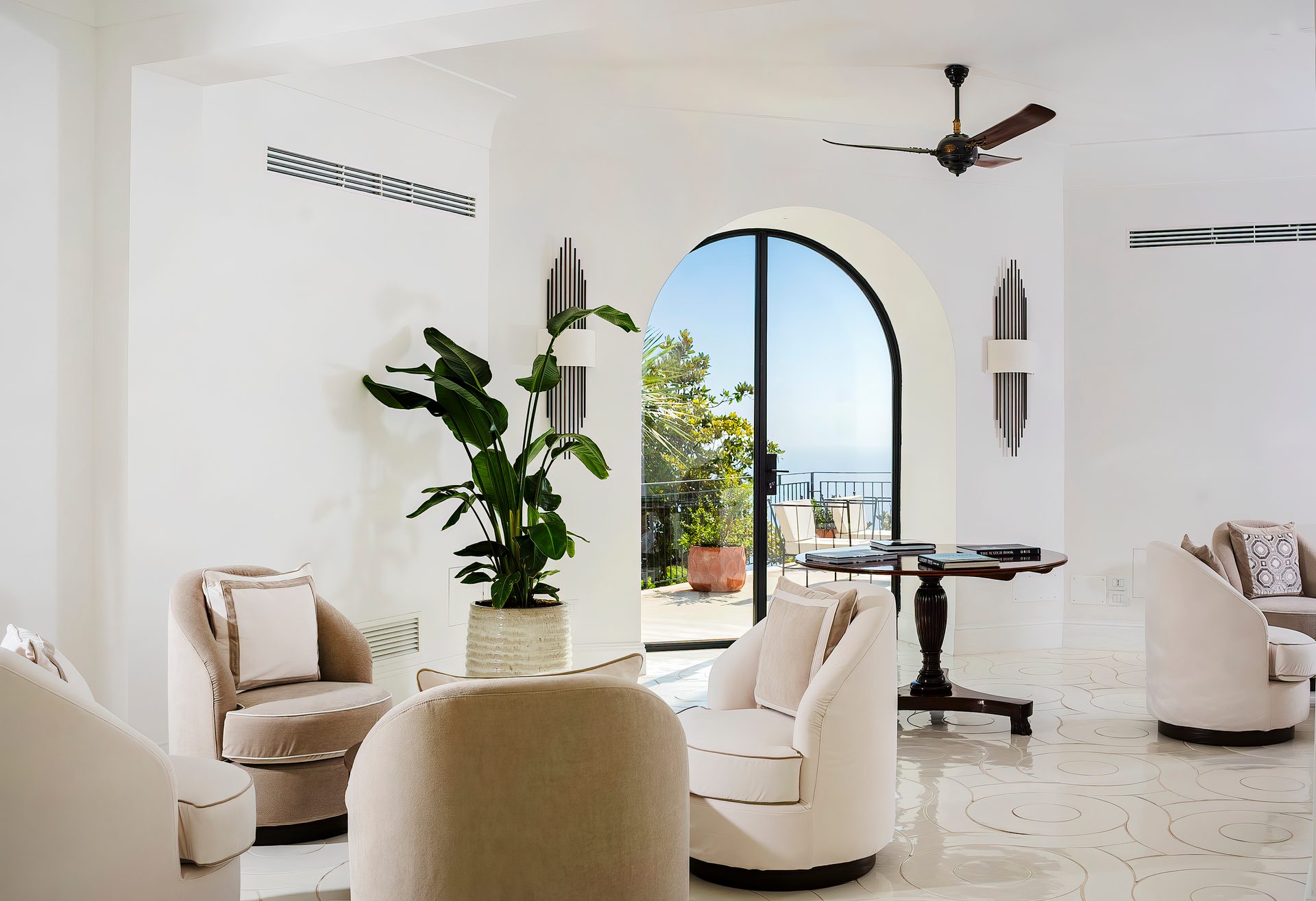 Interior design, Ceiling fan, Property, Furniture, Plant, Houseplant, Comfort, Building, Table, Flowerpot