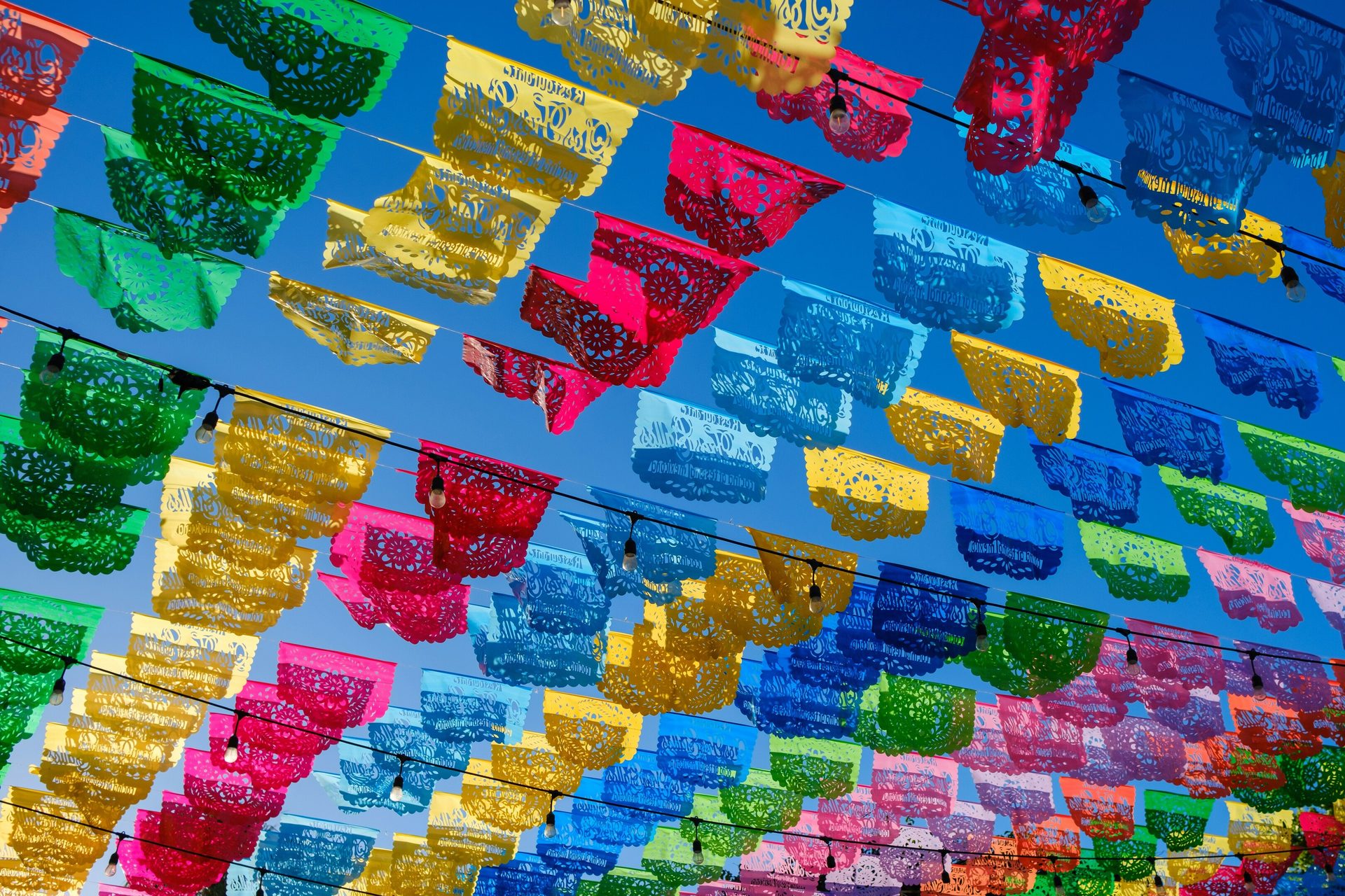 Colorfulness, Textile