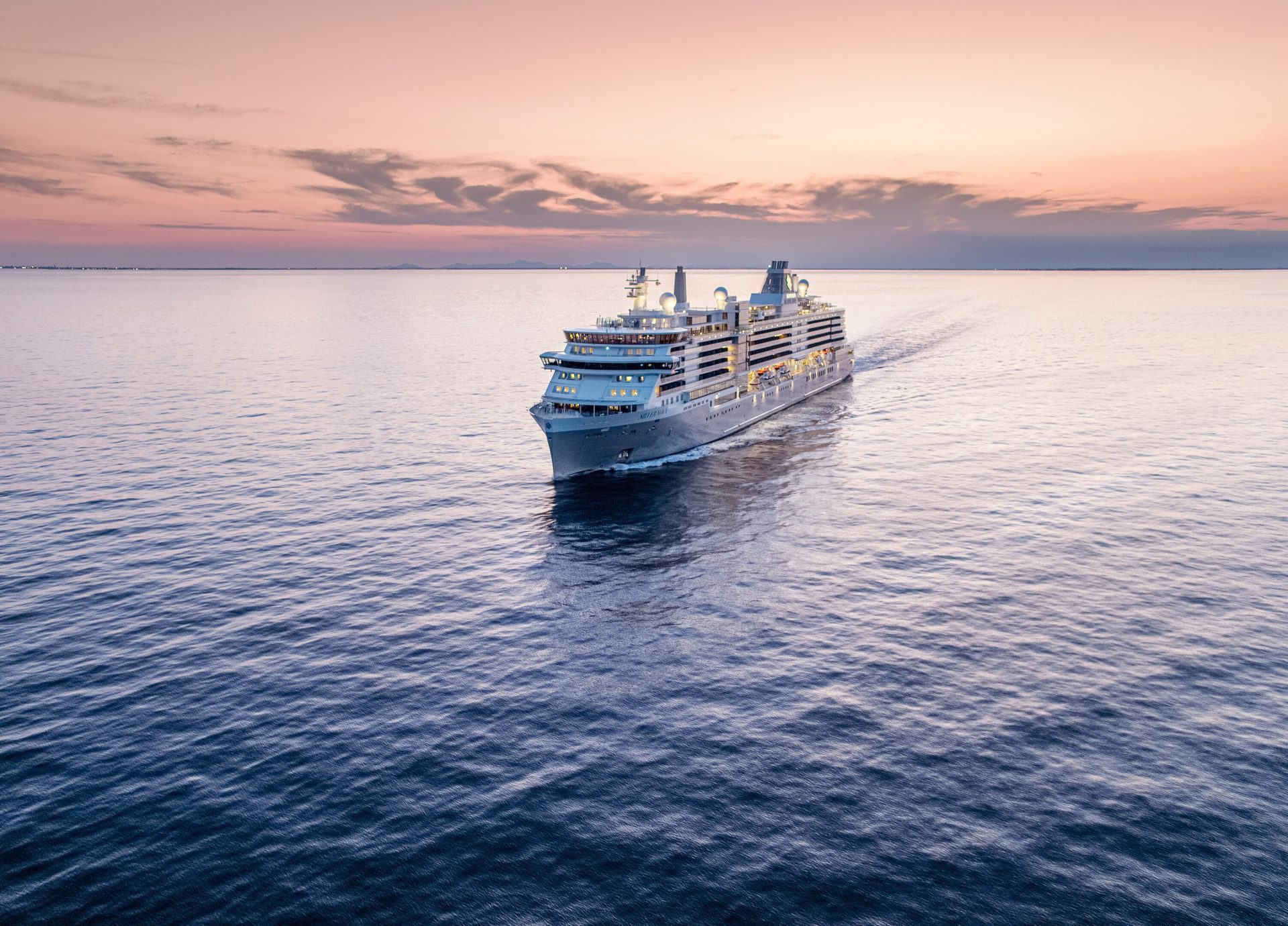 Water resources, Naval architecture, Cloud, Boat, Sky, Watercraft, Vehicle, Liquid, Horizon