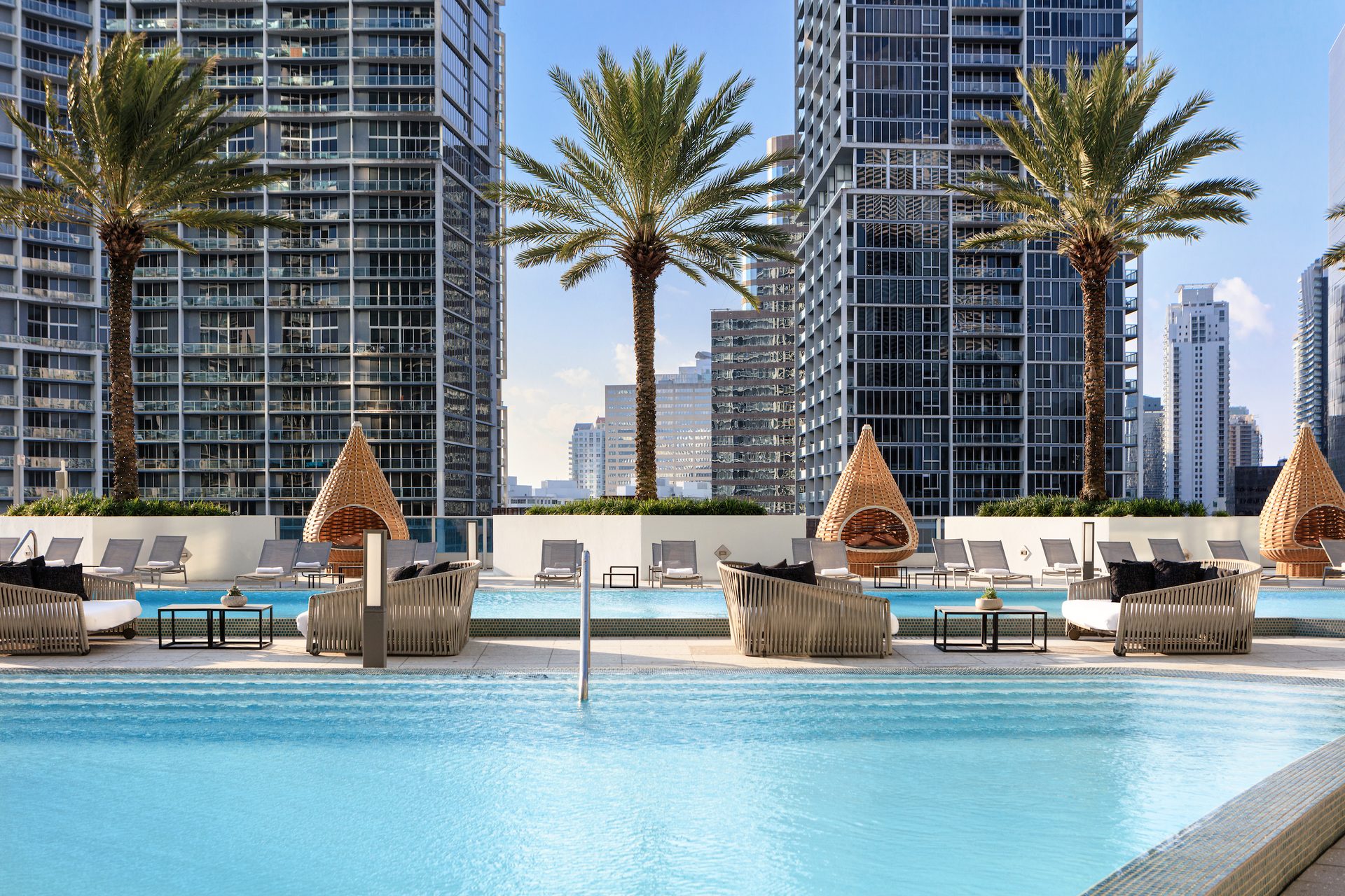 Swimming pool, High-rise building, Resort, Condominium, Skyscraper, Apartment