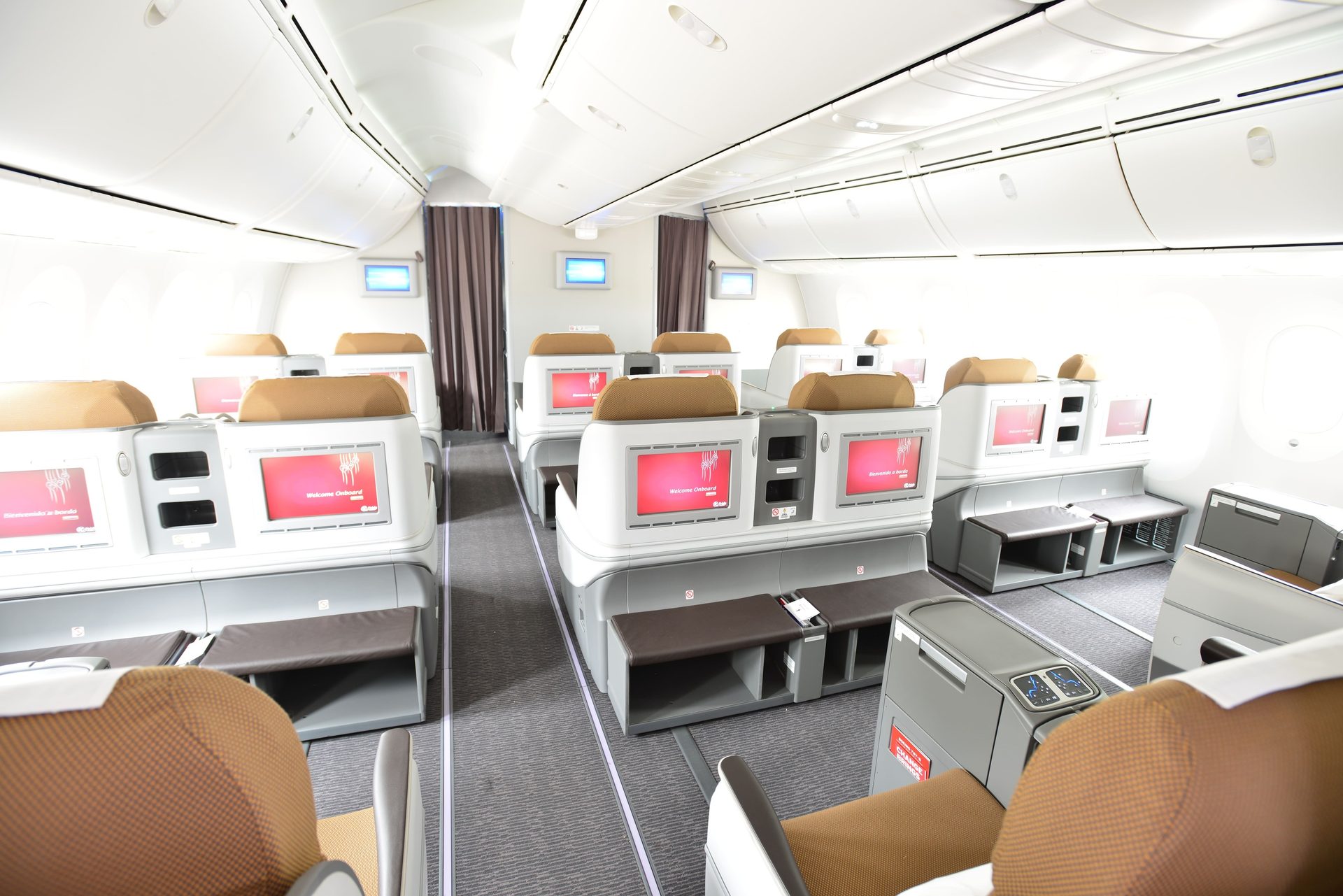 Interior design, Air travel, Aircraft cabin, Airplane
