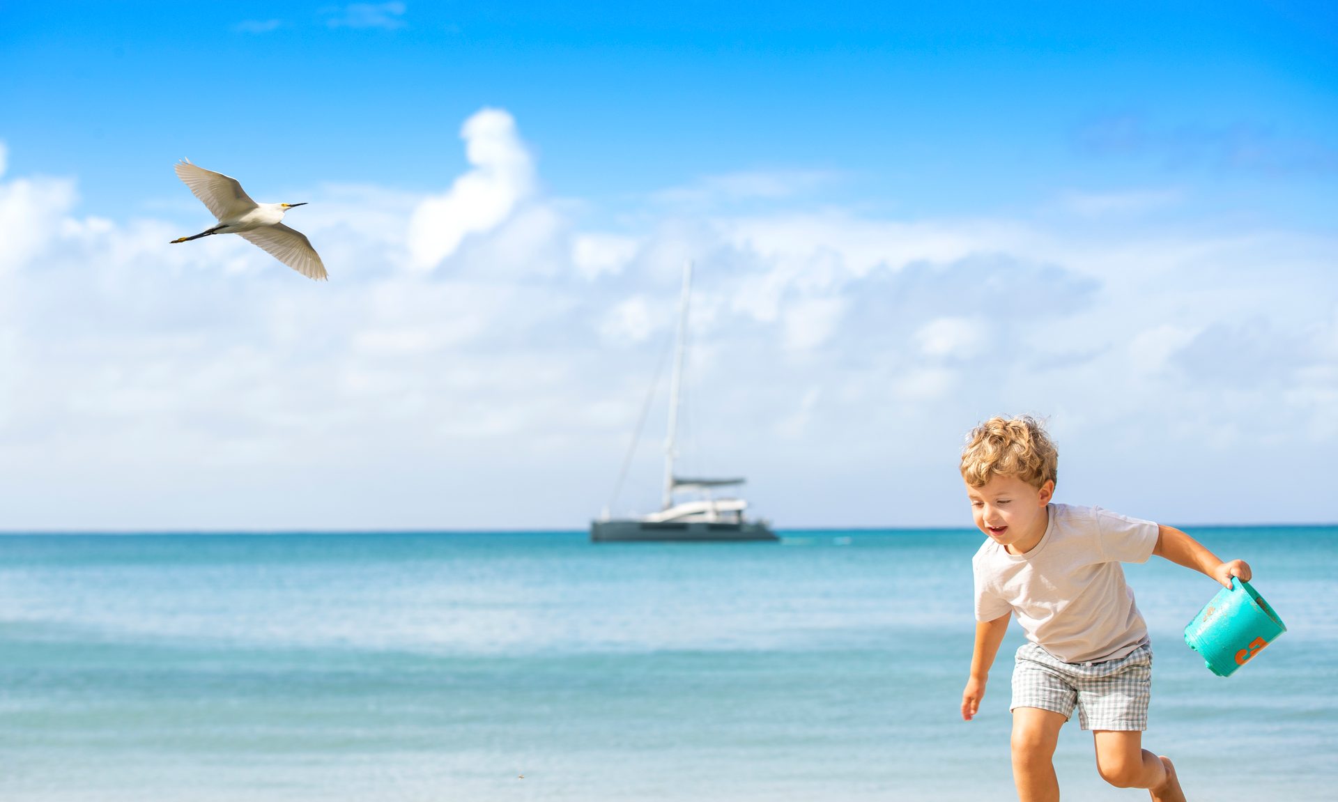 People on beach, Cloud, Water, Sky, Daytime, Boat, Blue, Nature, Azure, Bird