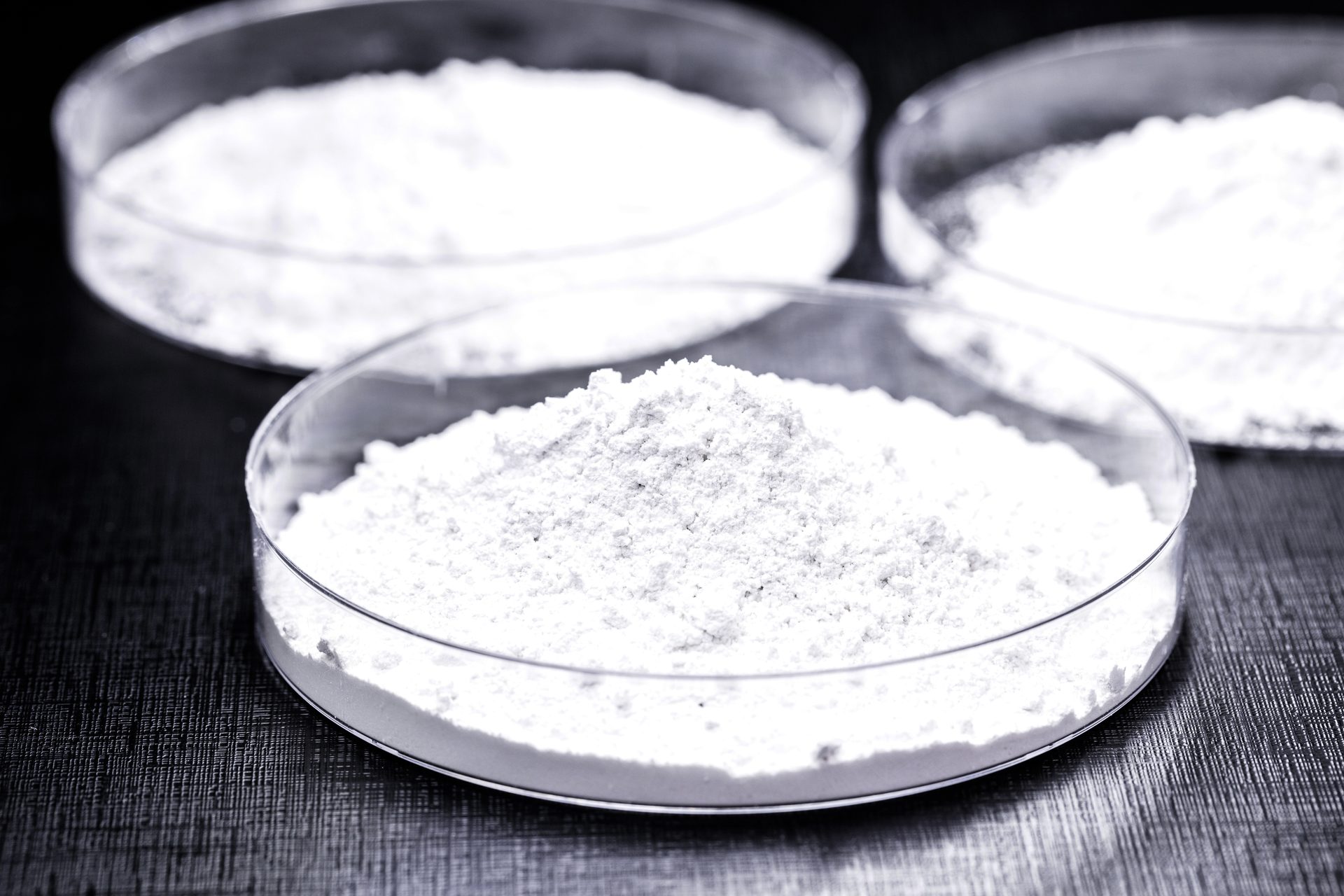 All-purpose flour, Table salt, Chemical compound, Food, Ingredient, Recipe, Tableware, Liquid, Cuisine
