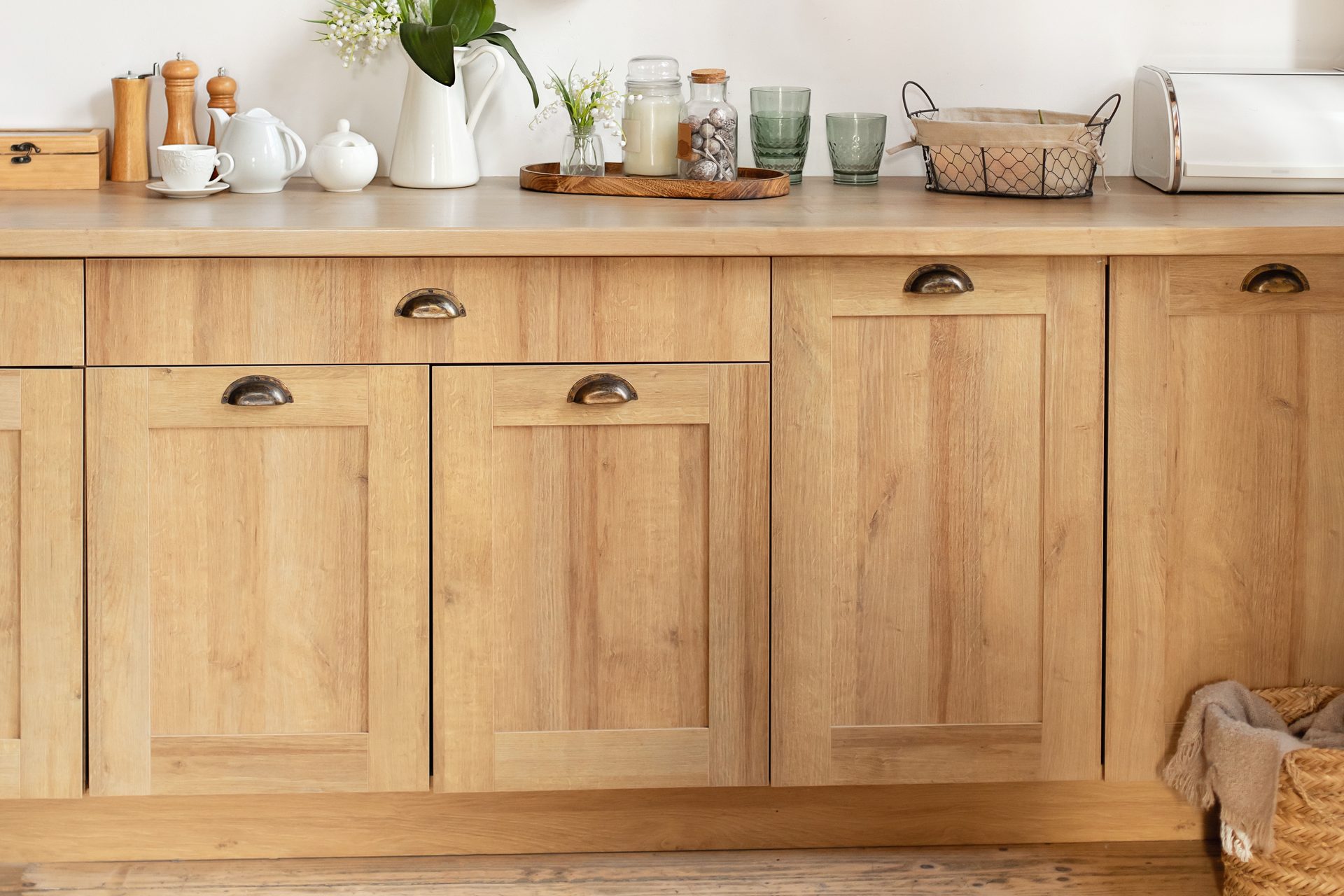 Chest of drawers, Interior design, Cabinetry, Property, Furniture, Countertop, White, Drawer, Kitchen, Wood