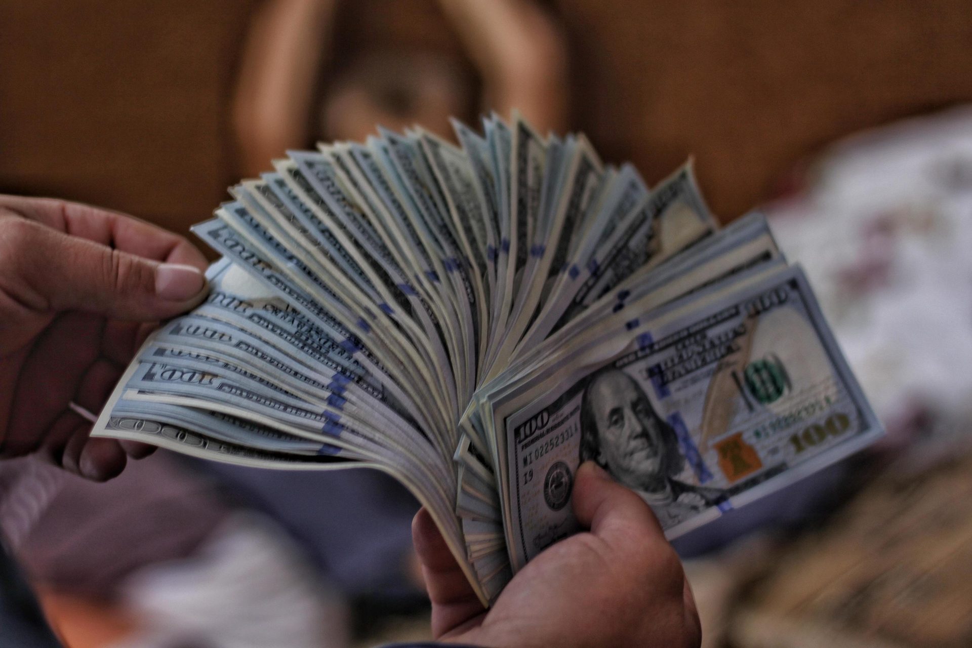 Money handling, Banknote, Saving, Finger, Cash, Currency, Dollar