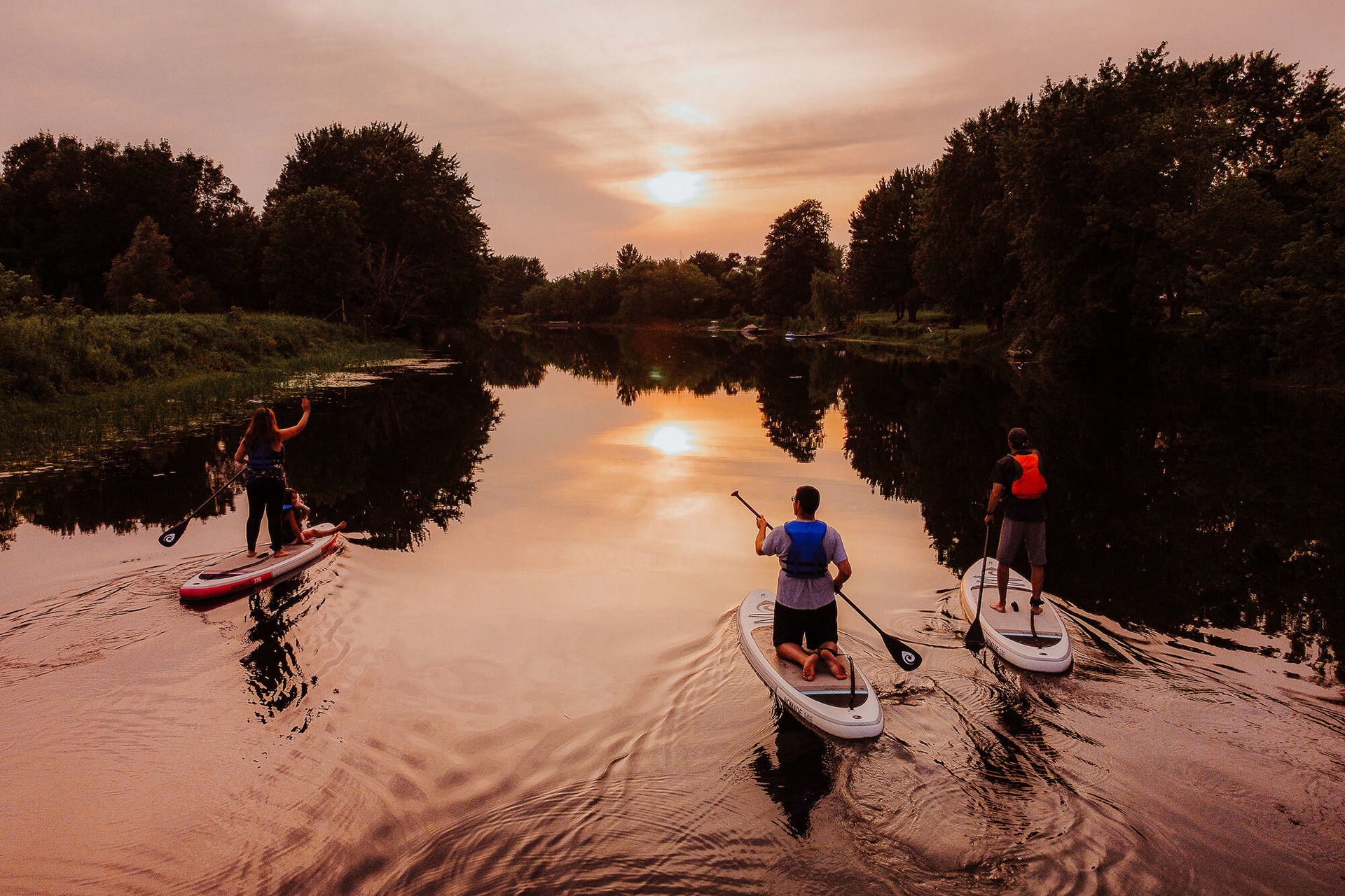 Boats and boating--Equipment and supplies, Water resources, Sky, Boat, Cloud, Paddle, Watercraft, Vehicle, Tree