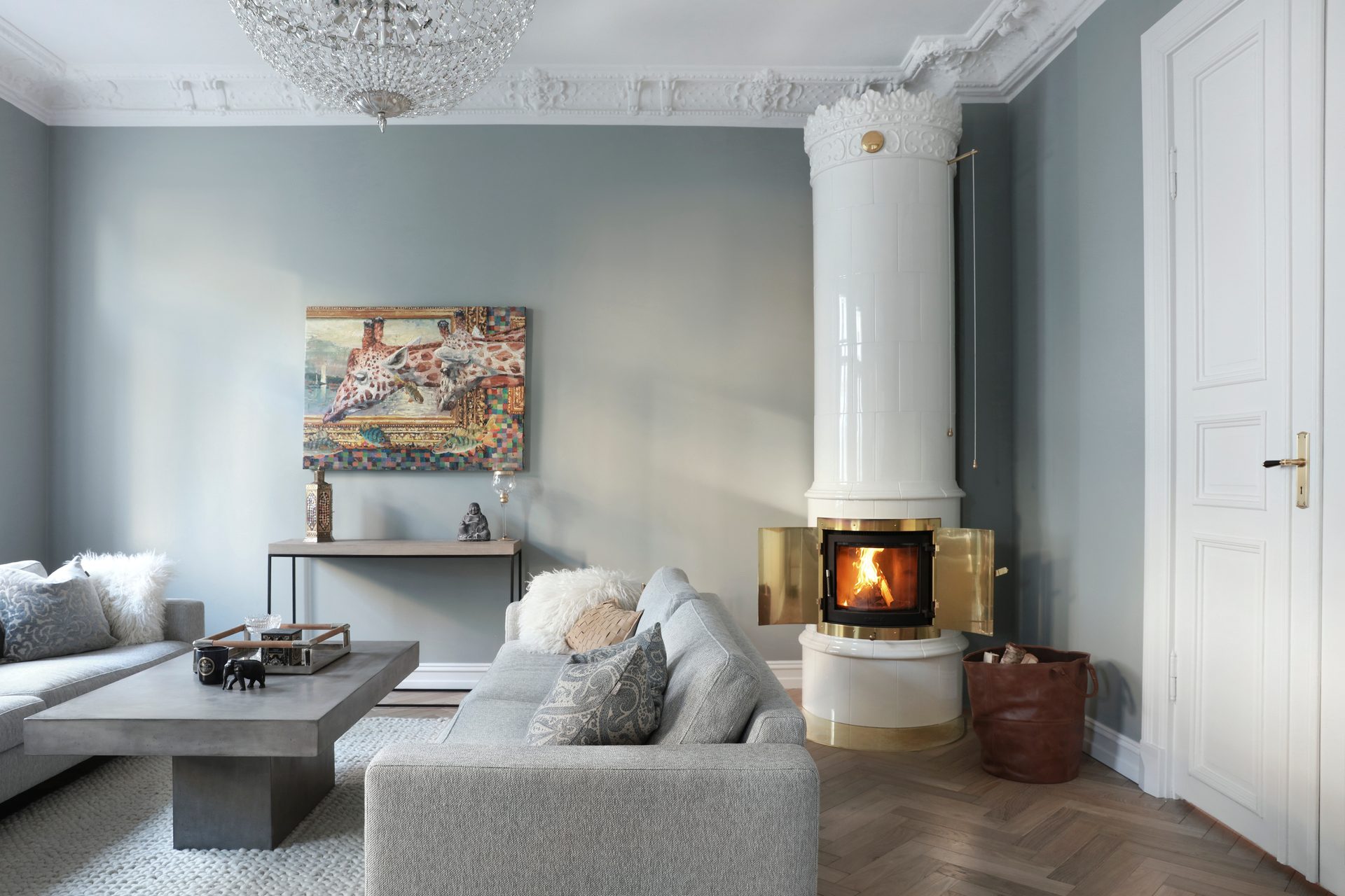 Interior design, Flooring, Furniture, Wall, Floor, Wood, Ceiling, Home, Lighting, Room