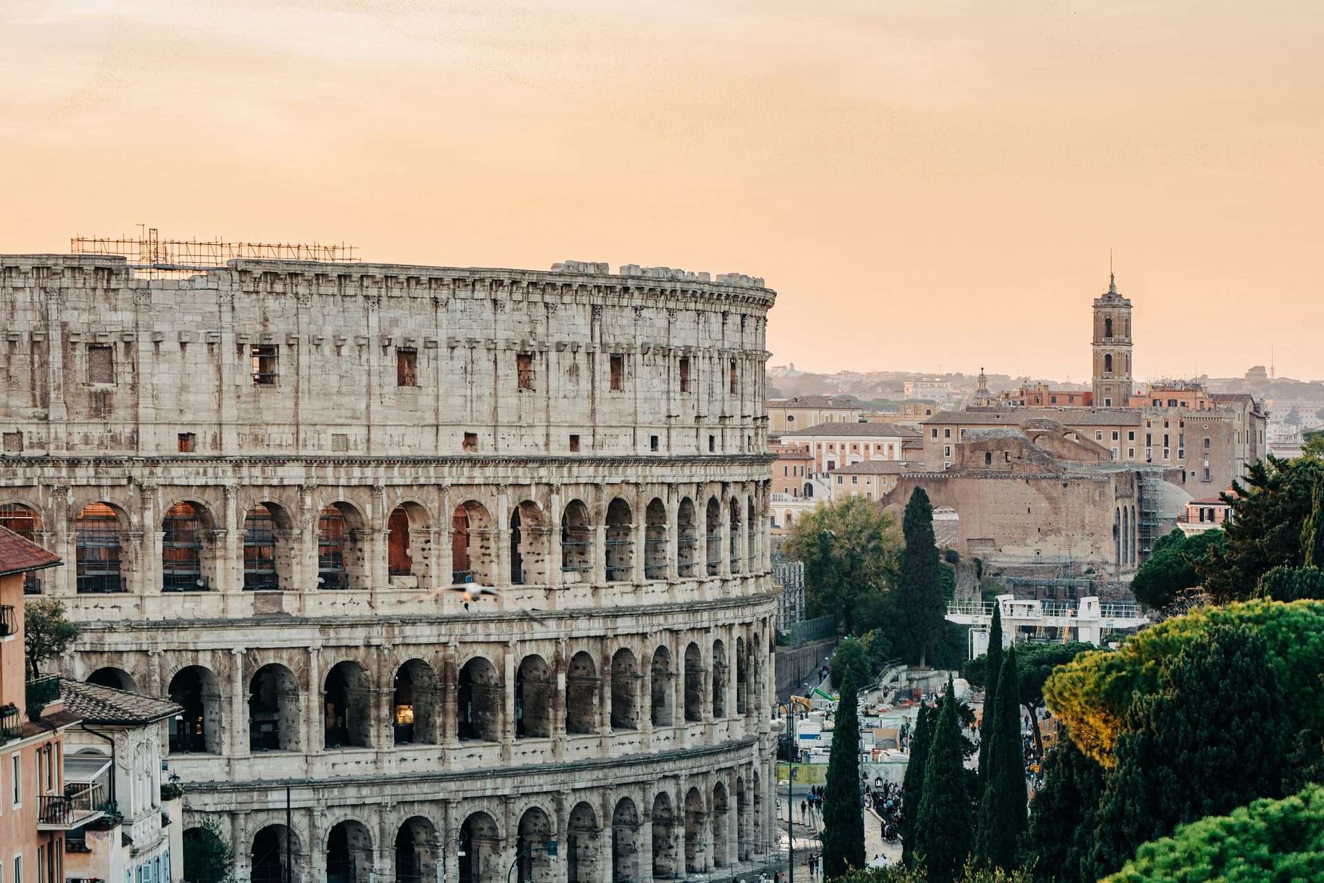 Human settlement, Tourist attraction, Ancient Rome, Sky, Daytime, Arch, City, Architecture, Landmark, History