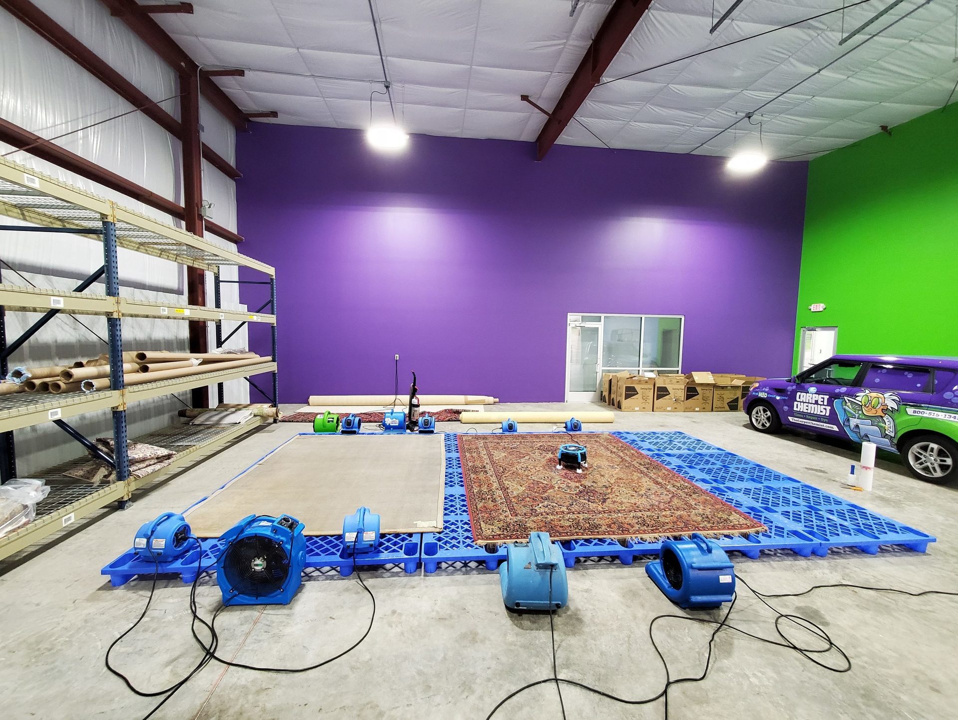 Field house, Building, Tire, Hall, Wheel, Flooring, Floor, Car