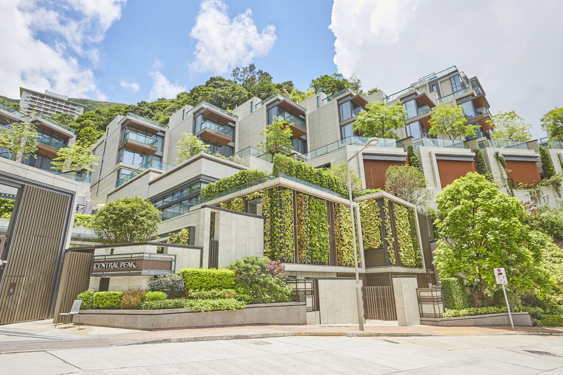 Urban design, Cloud, Plant, Sky, Building