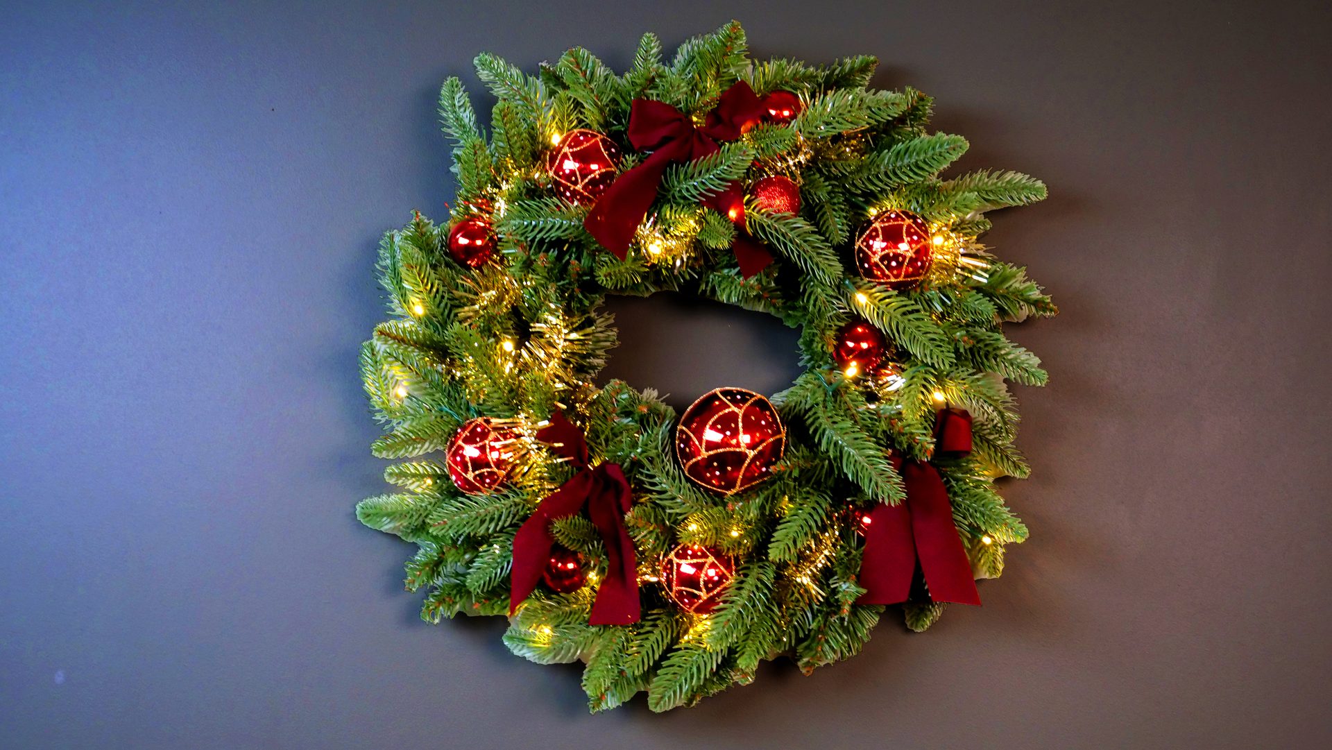 Christmas ornament, Flower Arranging, Wreath, Twig, Evergreen