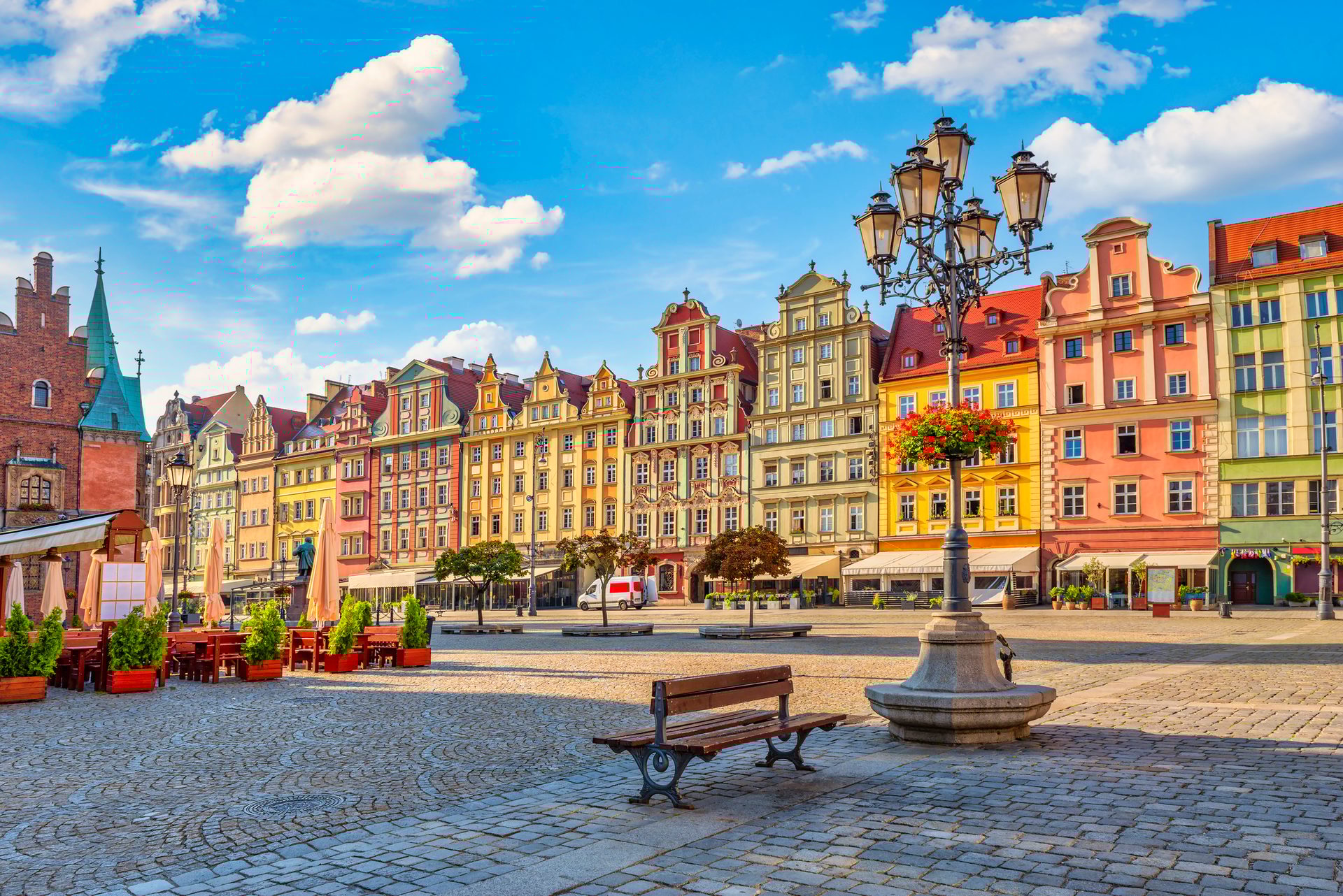 Urban area, Public space, Human settlement, Town square, Tourist attraction, City, Architecture, Landmark