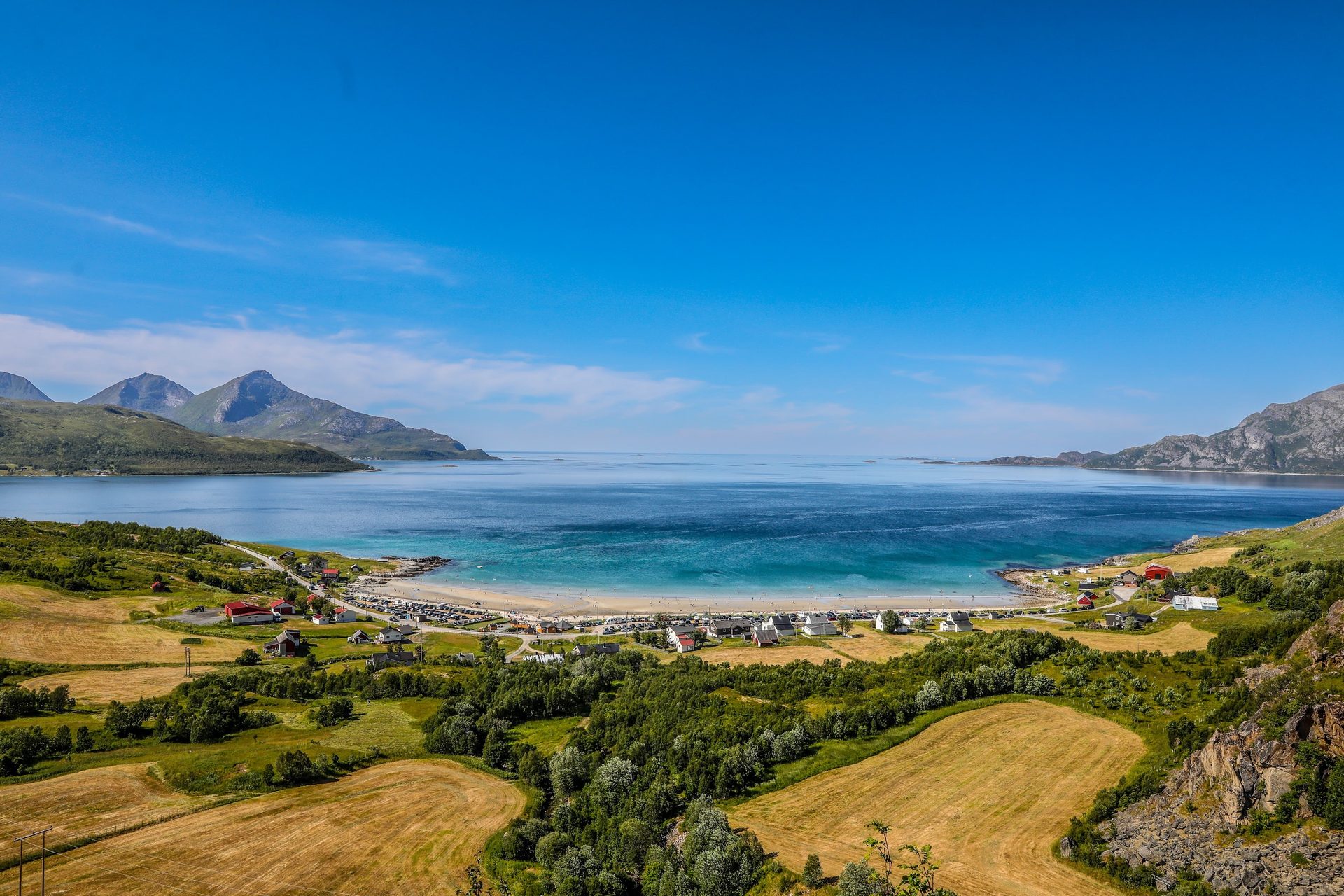 Water resources, Natural landscape, Sky, Cloud, Plant, Mountain, Azure, Vegetation, Highland