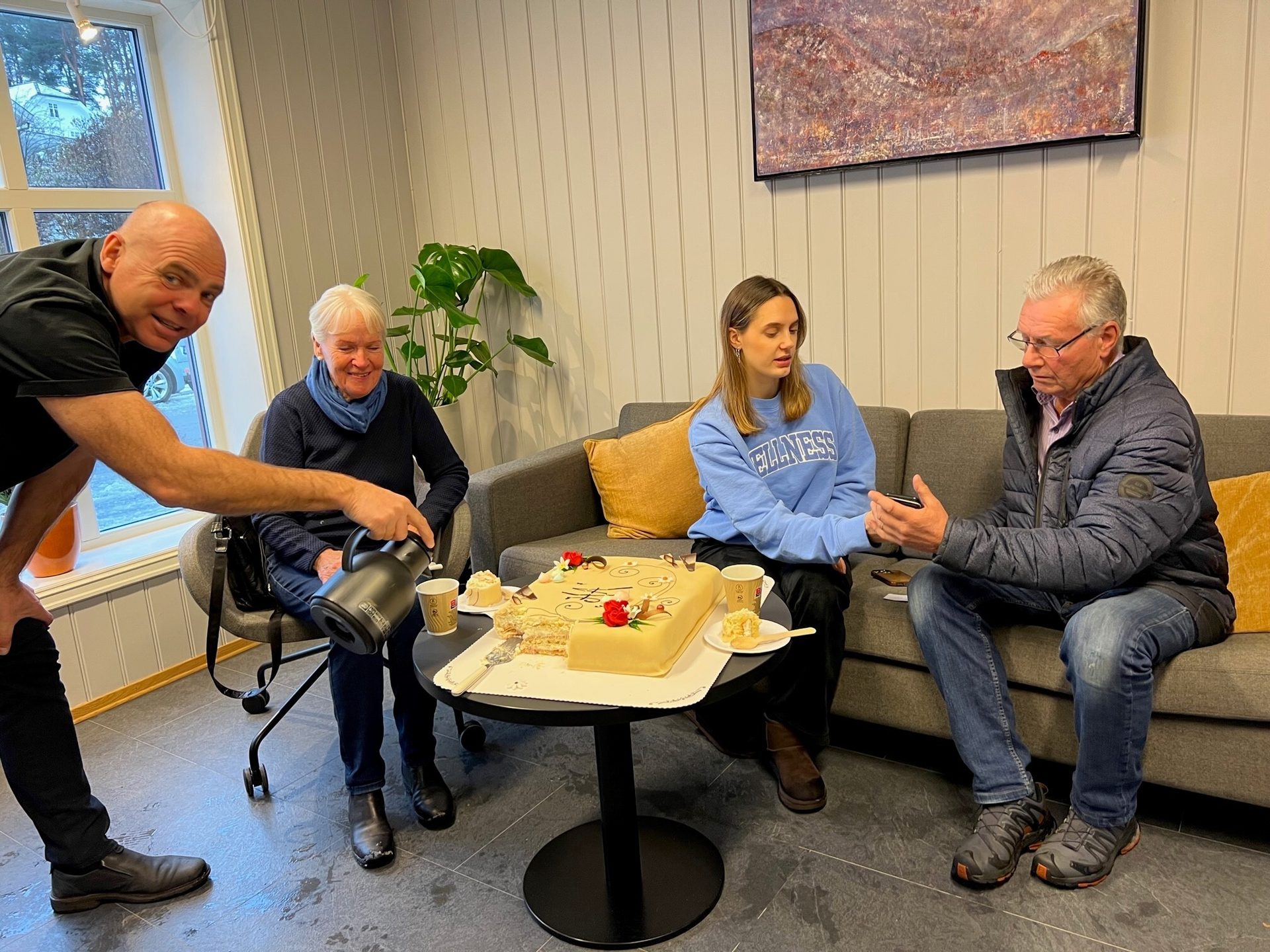 Interior design, Trousers, Jeans, Shoe, Table, Plant, Leg, Houseplant, Sharing, Community