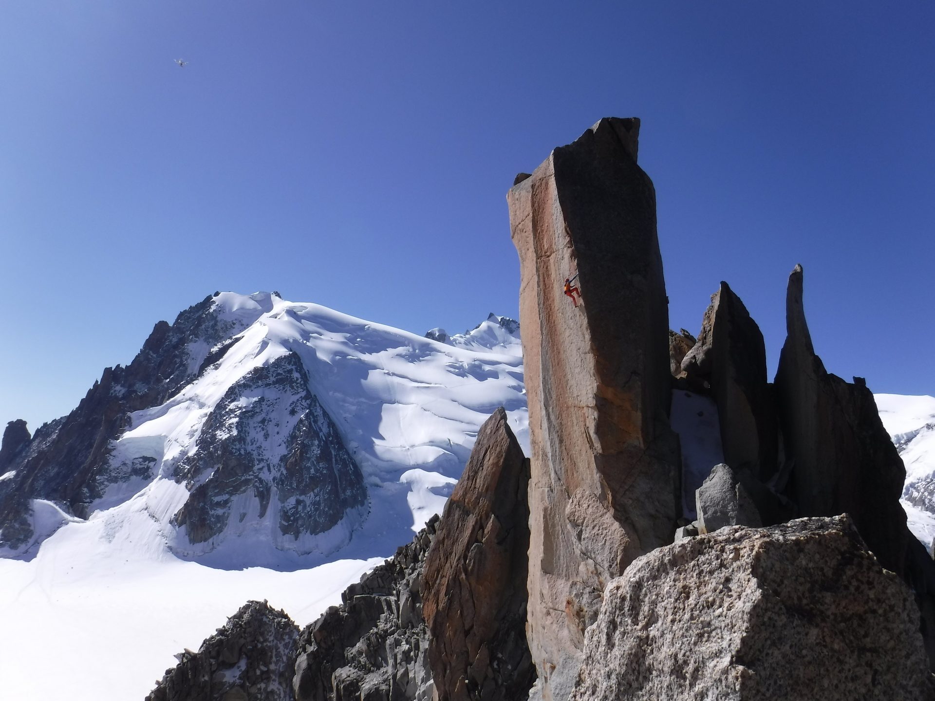 Glacial landform, Geological formation, Ice cap, Snow, Rock, Mountain, Nunatak, Winter, Terrain