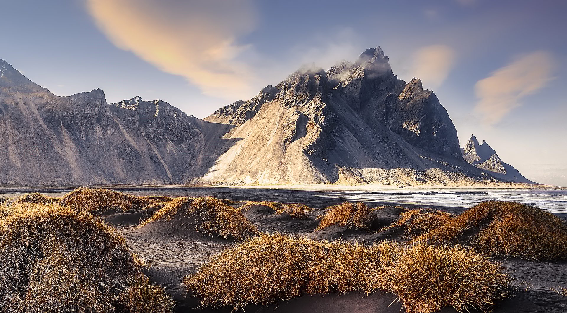 Mountainous landforms, Mountain range, Geological formation, Rock, Wilderness, Badlands, Ridge, Summit, Geology