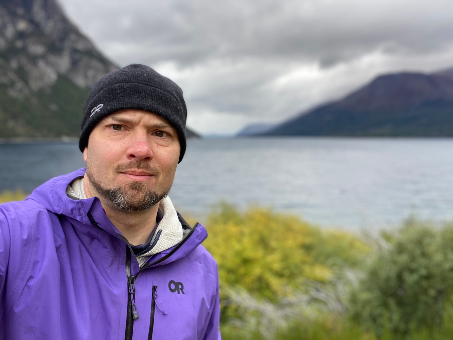 People in nature, Sleeve, Jacket, Recreation, Hood, Smile, Windbreaker