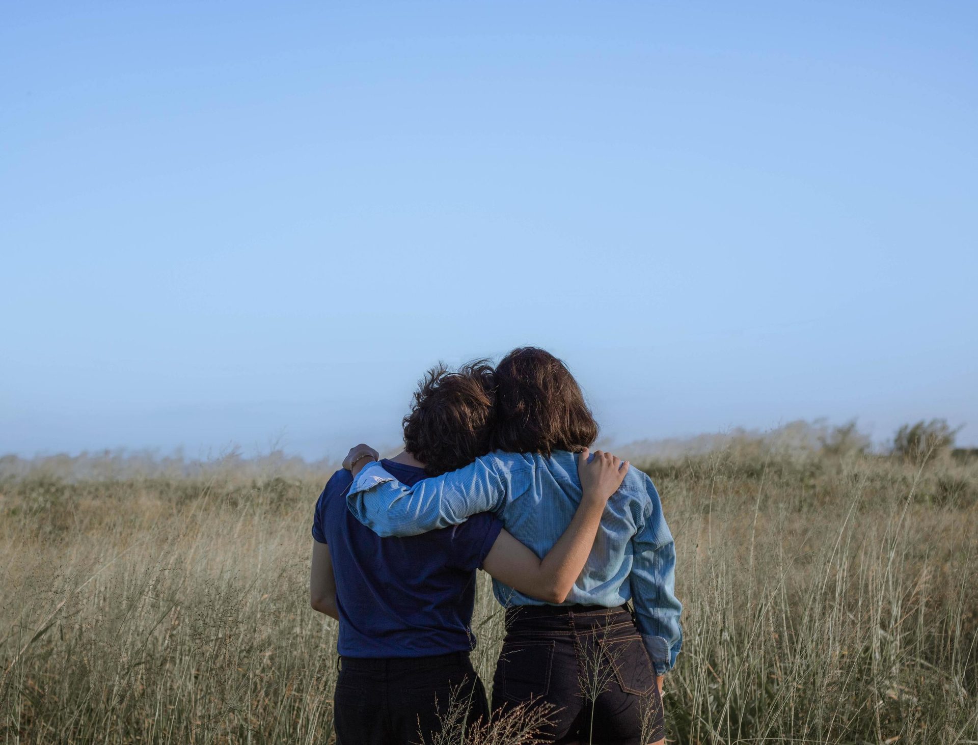 People in nature, Natural landscape, Sky, Plant, Gesture, Happy