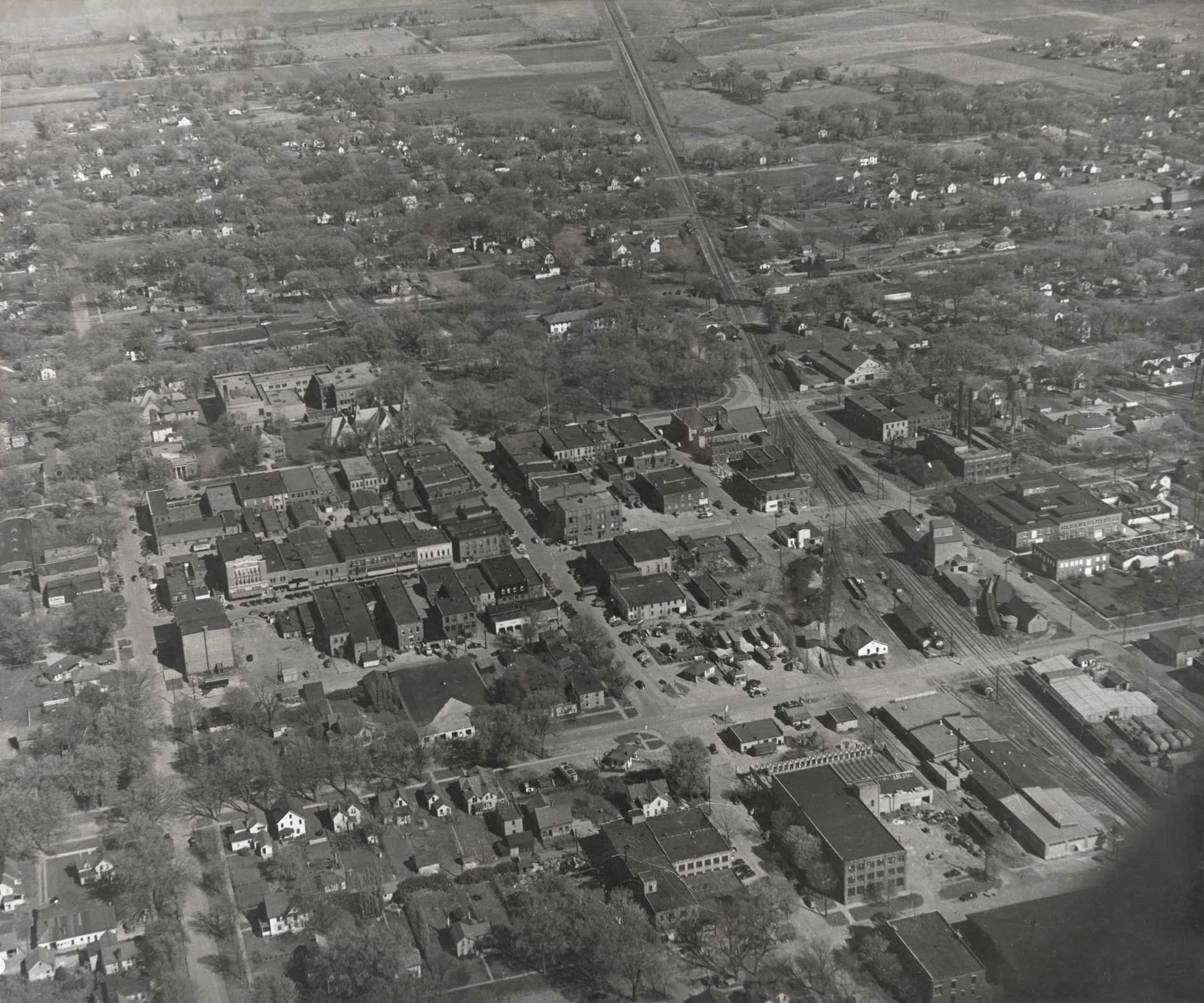 Urban design, Land lot, Residential area, Building, Black, Black-and-white, Neighbourhood, Landscape