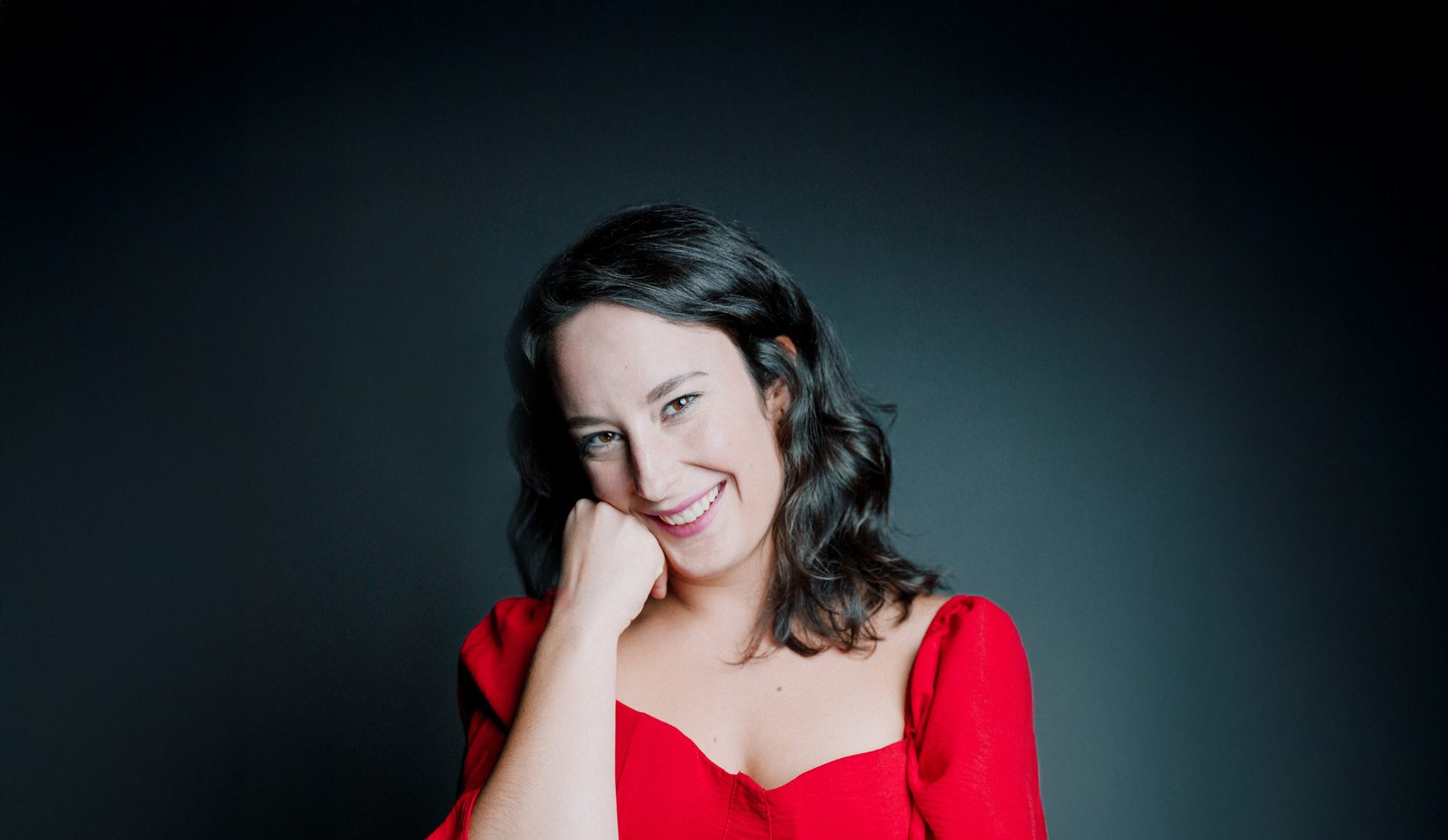 Facial expression, Flash photography, Lip, Smile, Chin, Eyebrow, Lipstick, Eyelash, Gesture, Happy