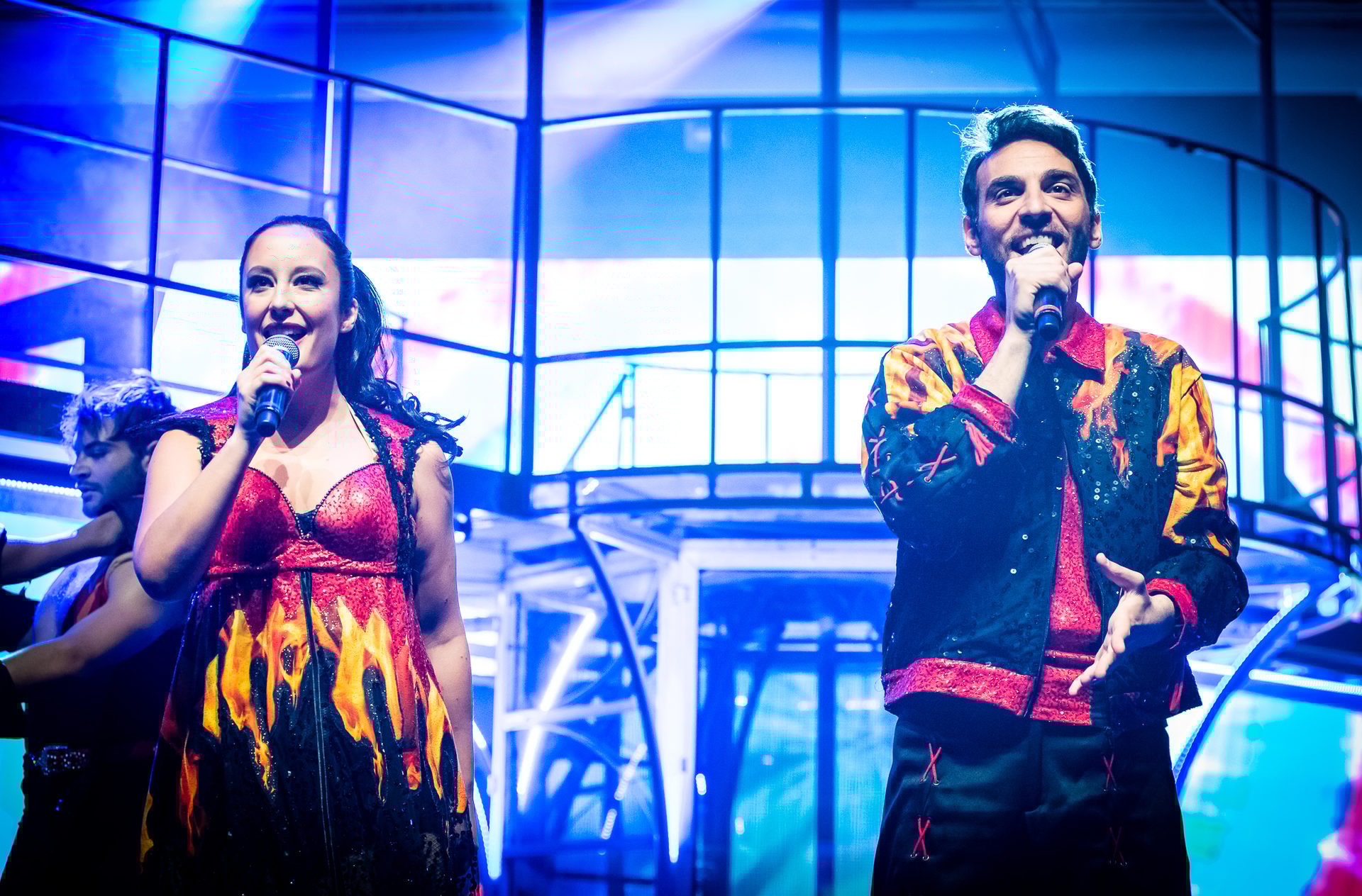 Music artist, Performing arts, Microphone, Blue, Musician, Concert, Entertainment