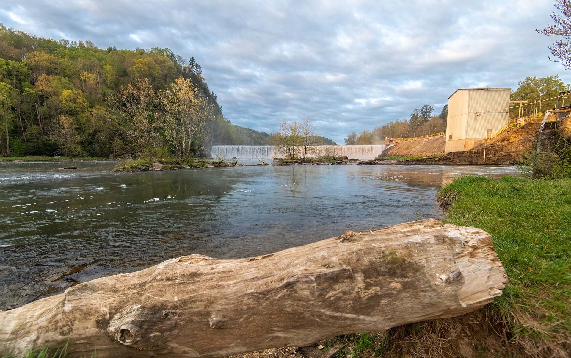 Fluvial landforms of streams, Body of water, Riparian zone, Nature, Watercourse, Stream, Bank, River