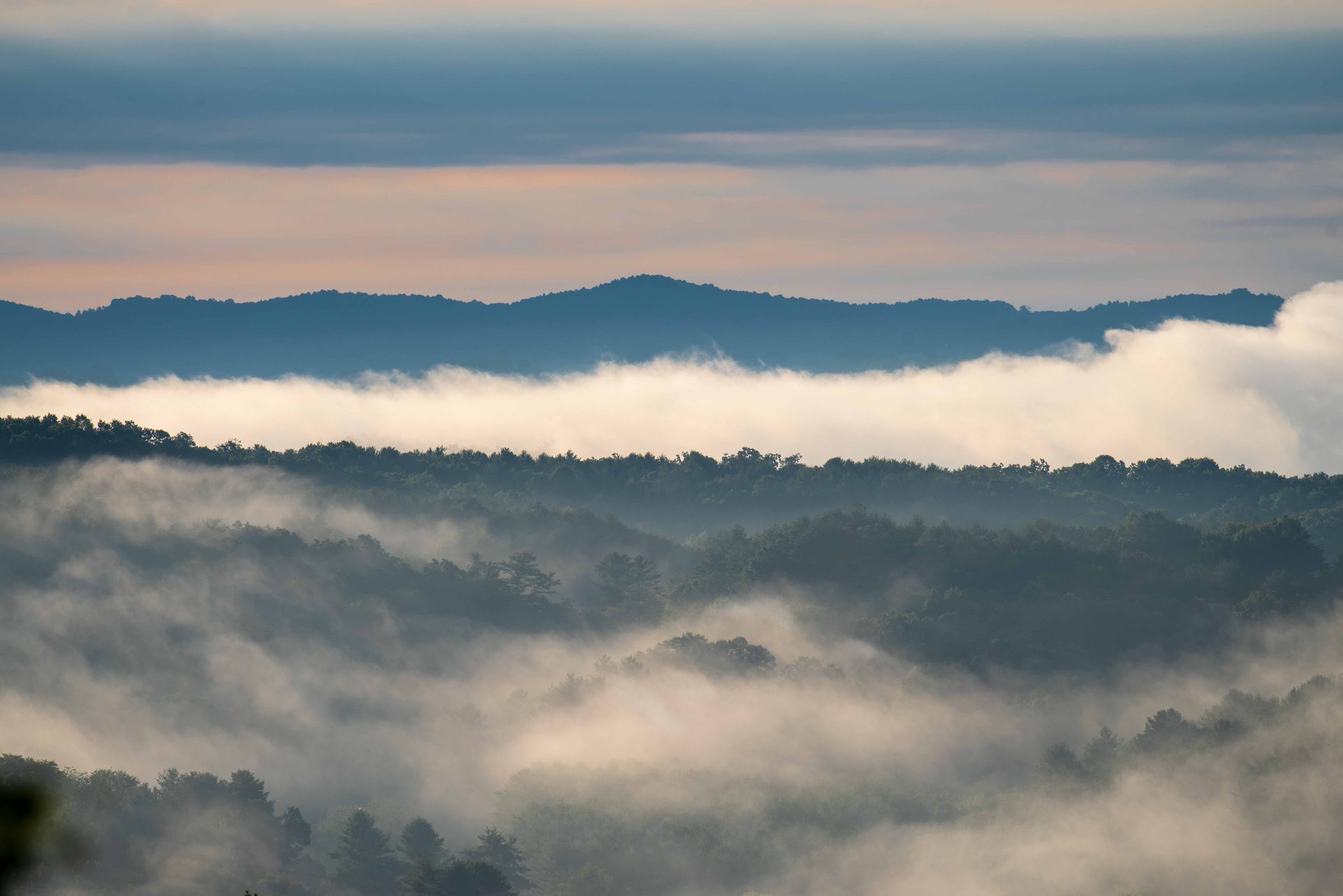 Mountainous landforms, atmospheric phenomenon, Hill station, Cloud, Mountain, Fog, Highland, Mist, Forest