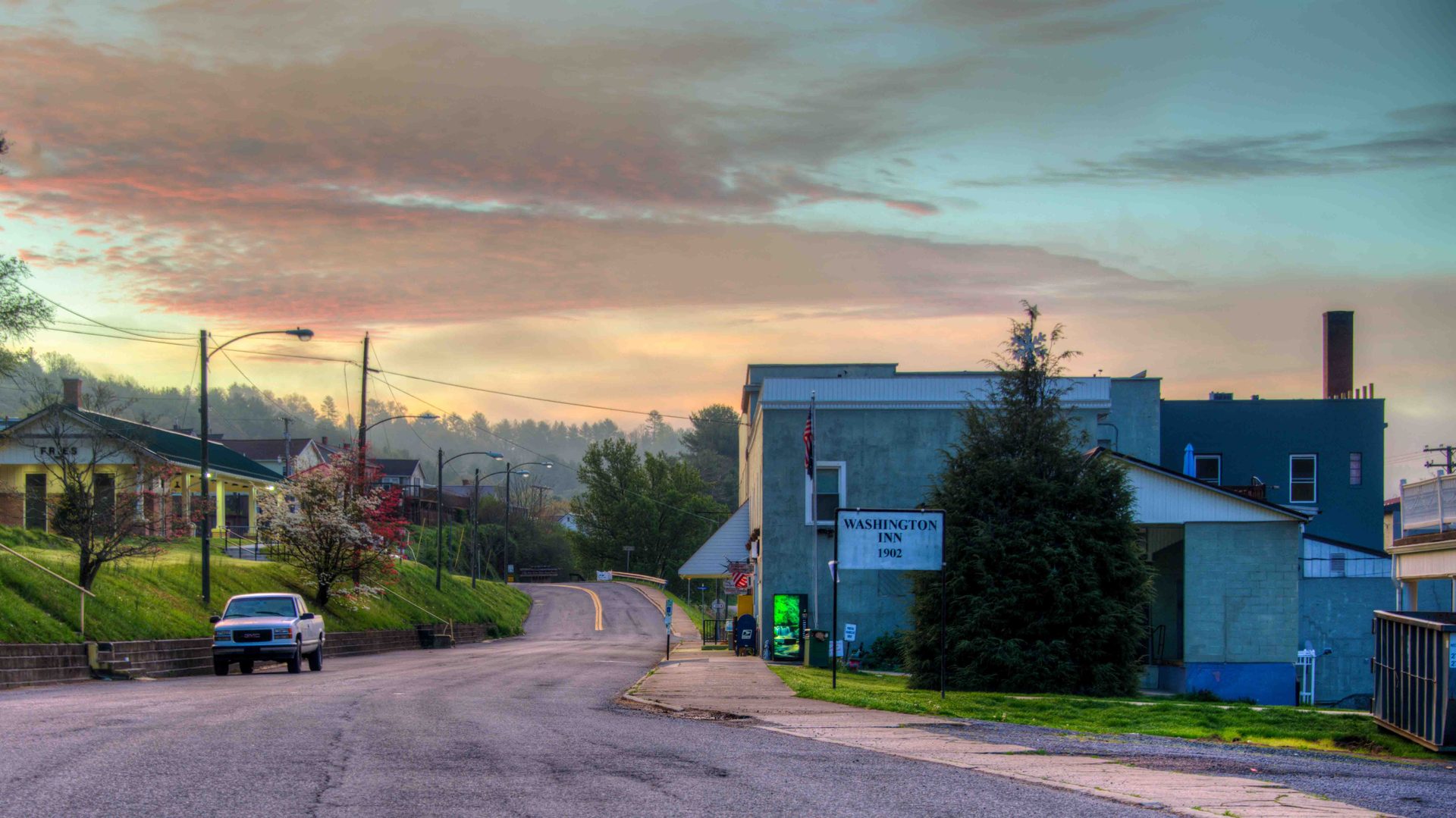 Road surface, Residential area, Sky, Nature, Horizon, Landscape, House, Cloud, Asphalt