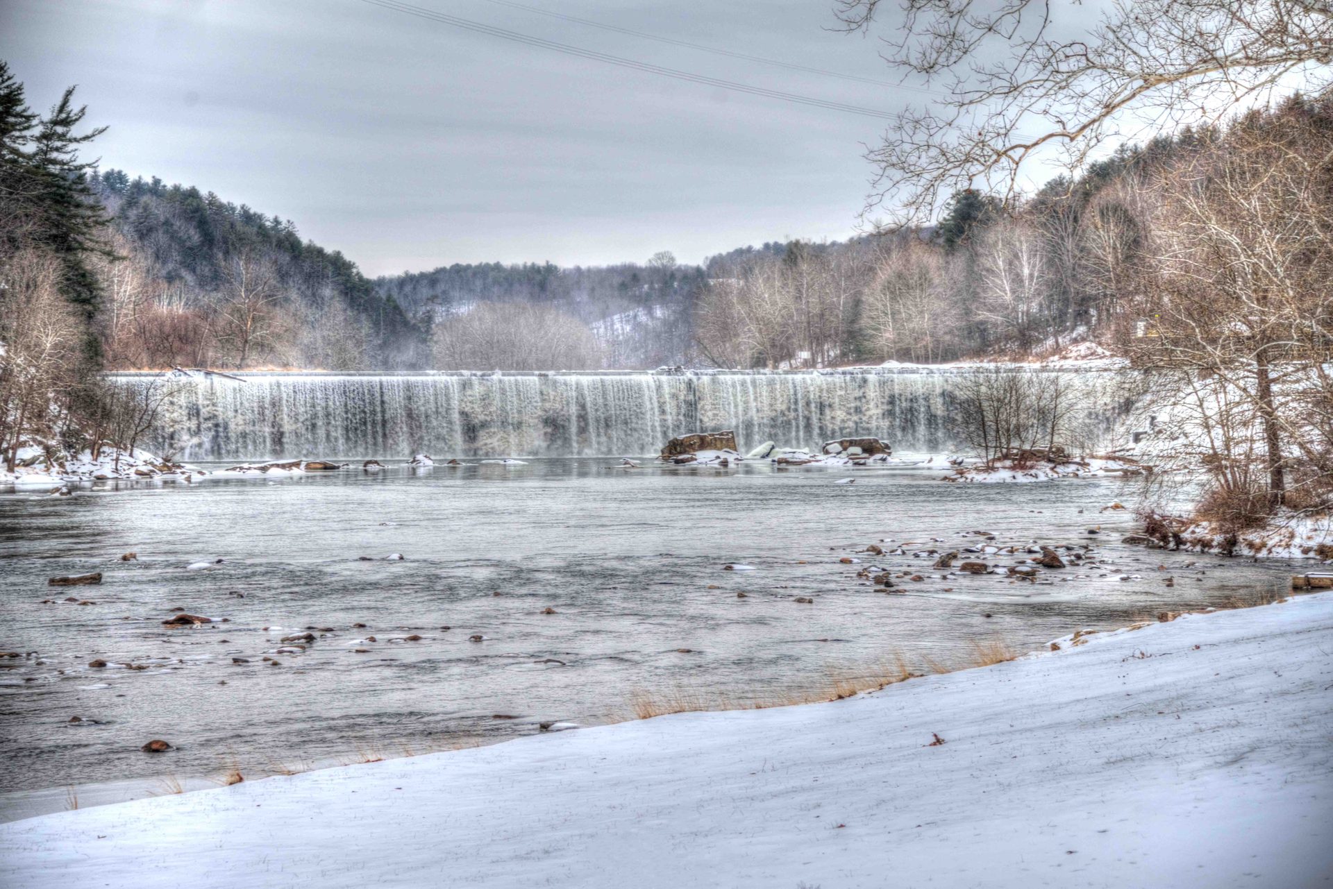 Body of water, Natural environment, Nature, Winter, Branch, Snow, Watercourse