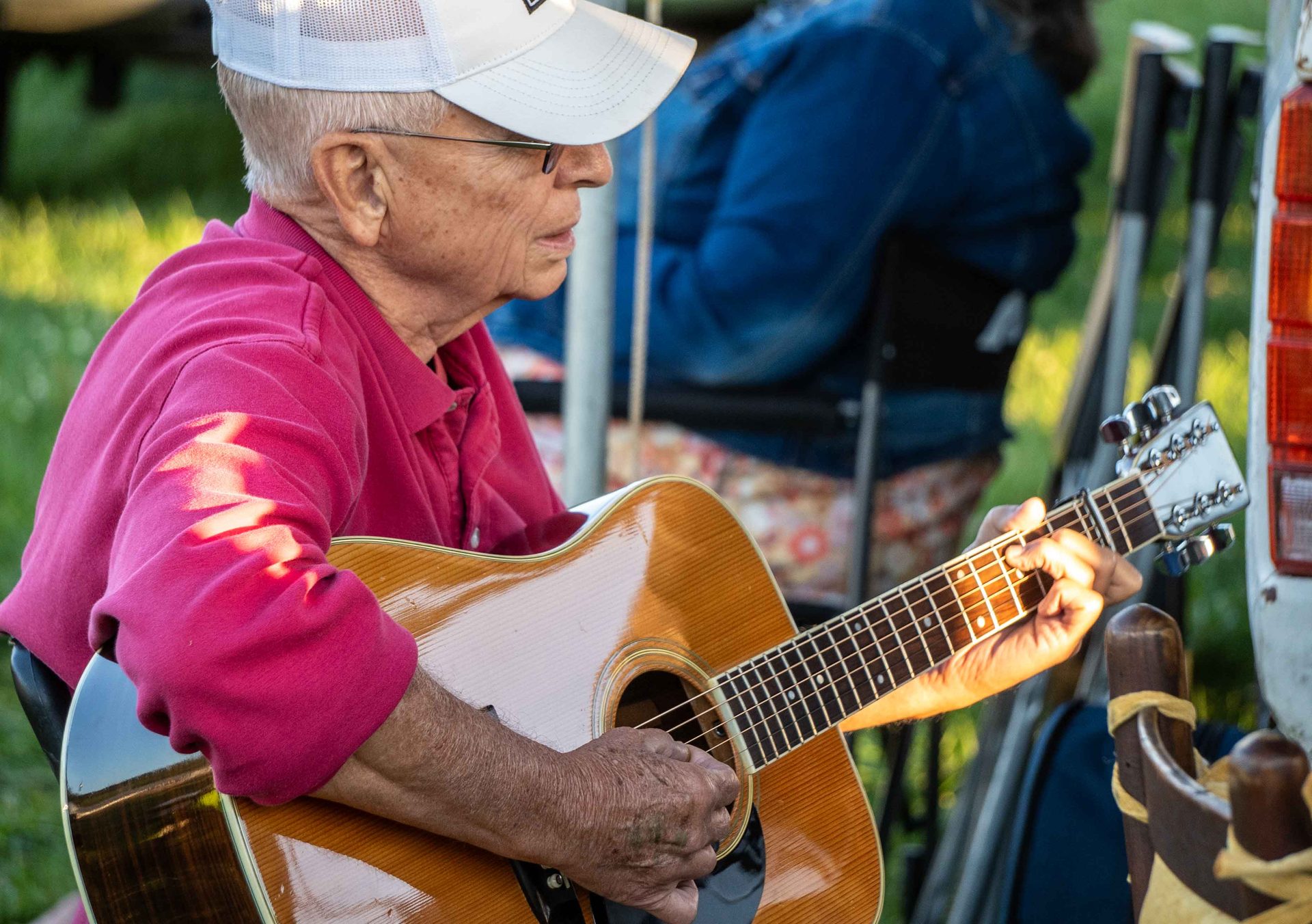 Plucked string instrument, Acoustic guitar, Chordophone, Guitarist, Musician, Music, Hat