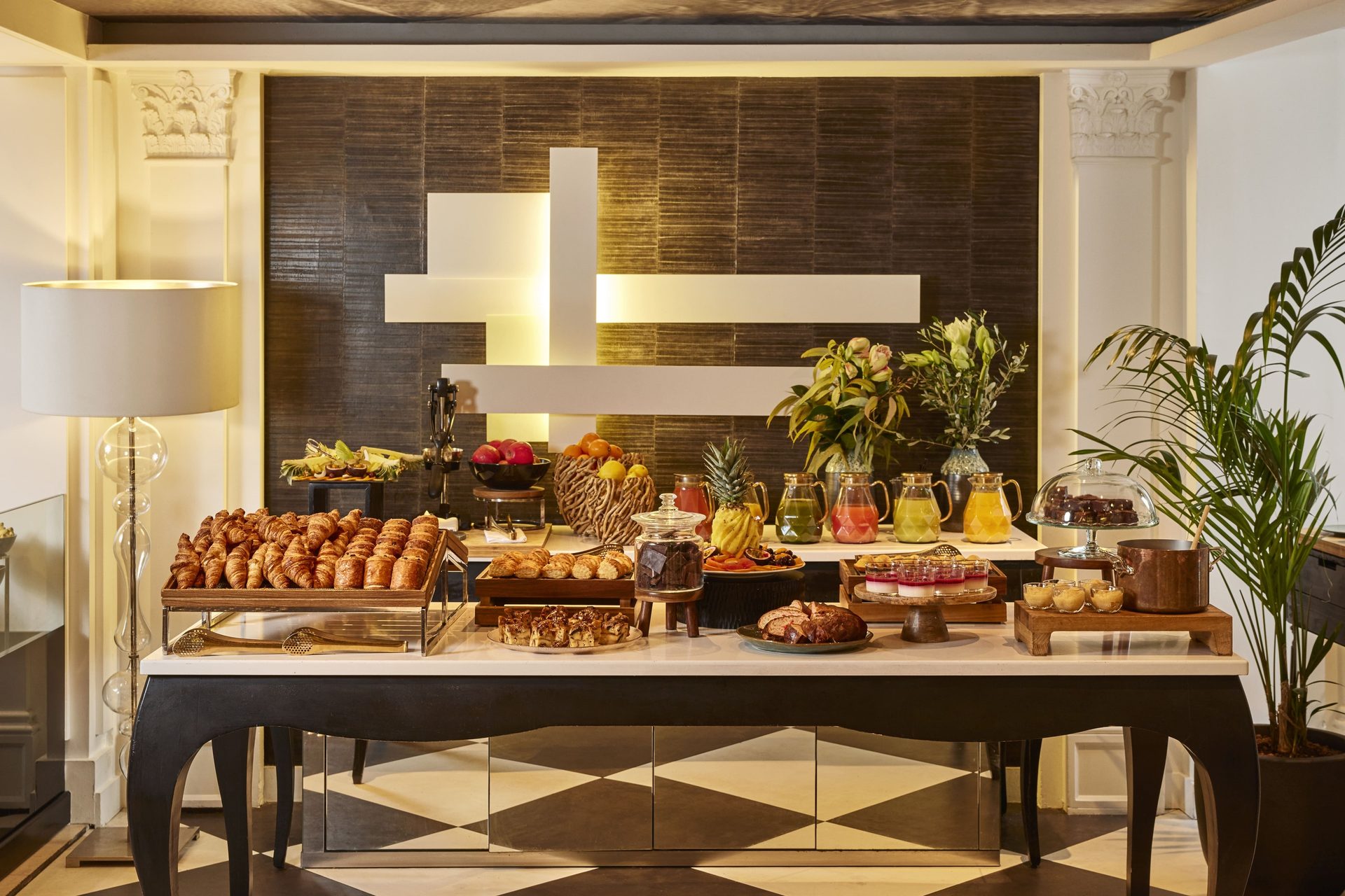 Interior design, Table, Plant, Building, Food, Flowerpot, Decoration, Houseplant, Wood