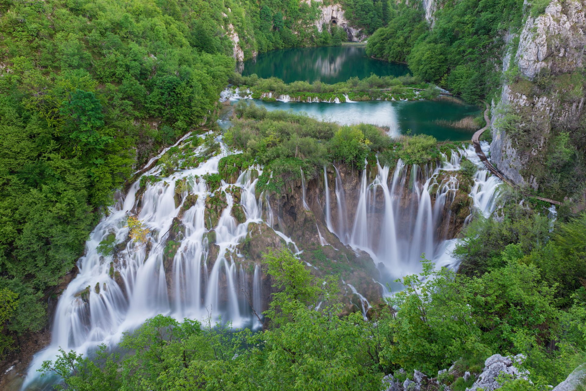 Fluvial landforms of streams, Water resources, Natural landscape, Plant, Ecoregion, Waterfall, Botany, Spring
